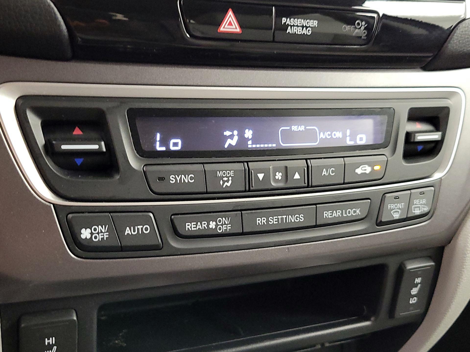 Thumbnail: 2016 Honda Pilot - 16