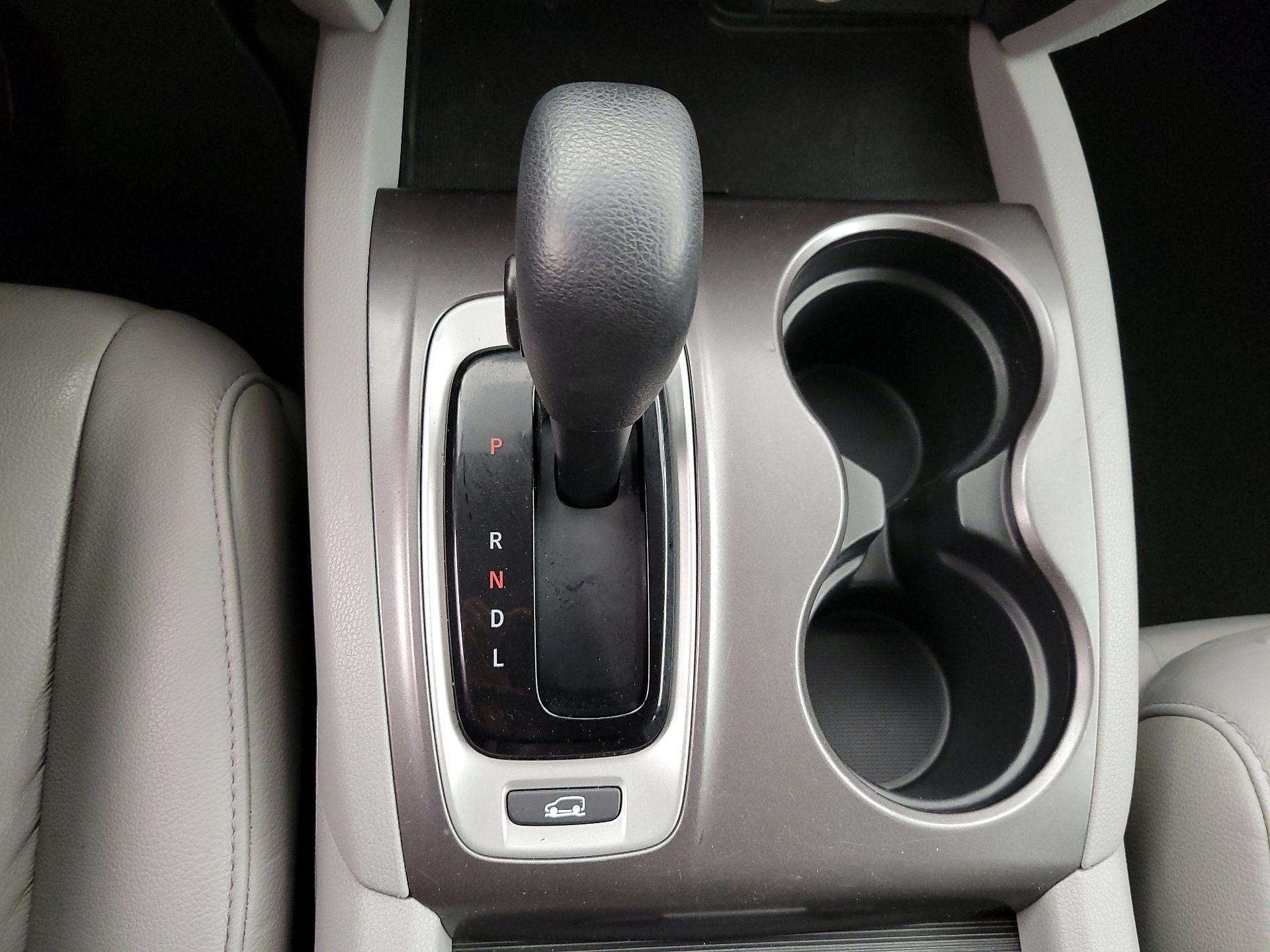 Thumbnail: 2016 Honda Pilot - 17