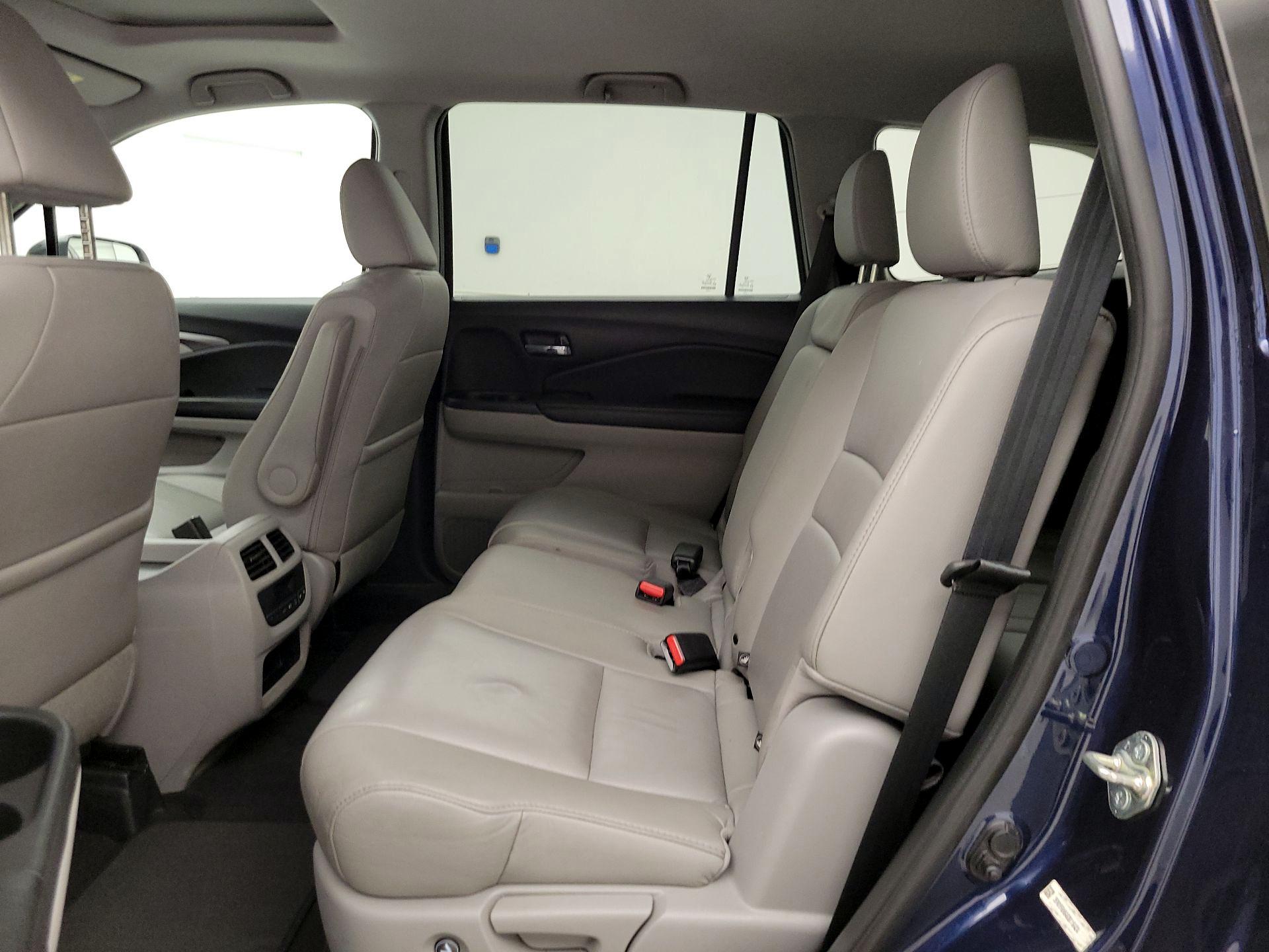 Thumbnail: 2016 Honda Pilot - 20