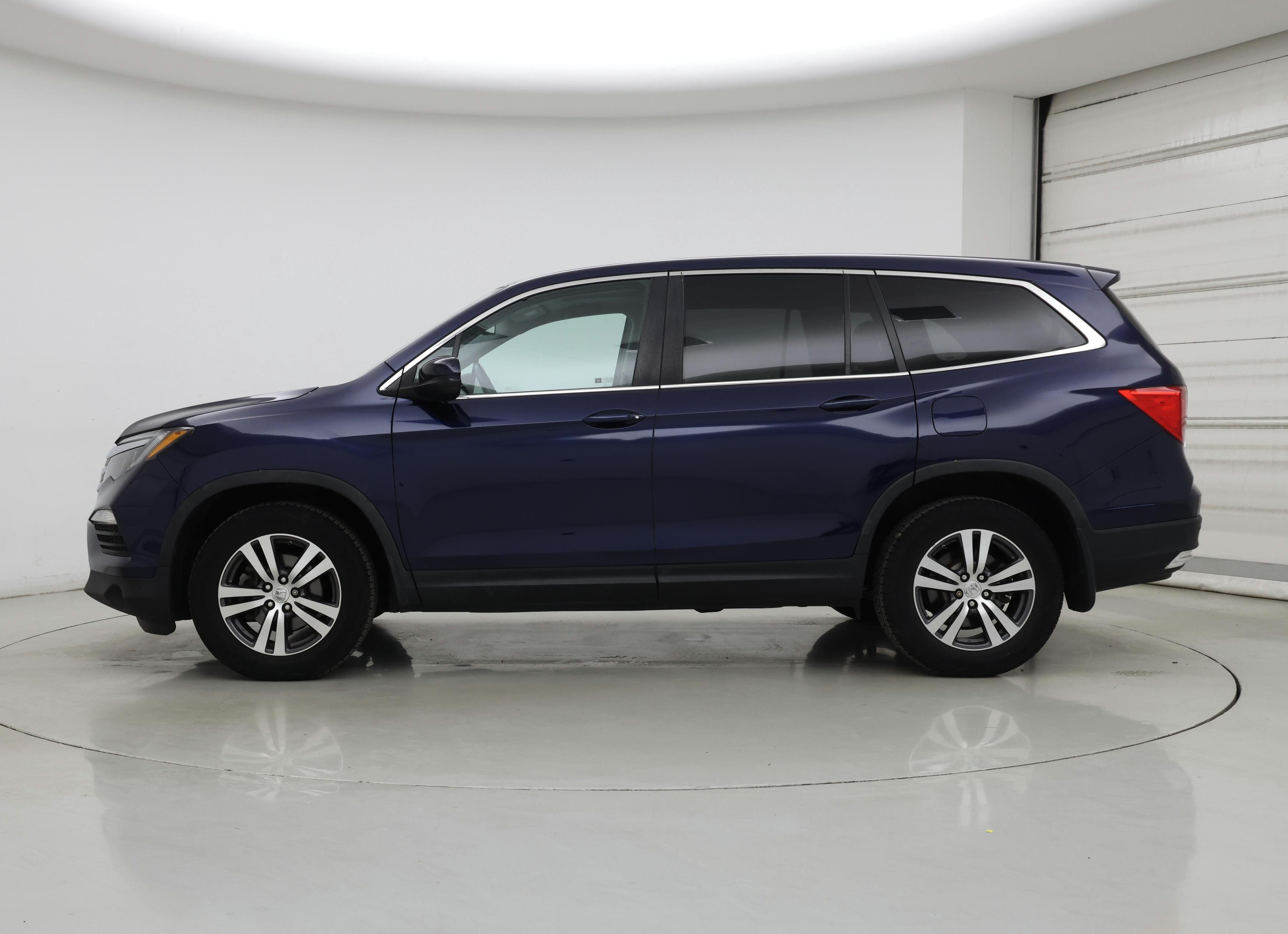 Thumbnail: 2016 Honda Pilot - 3