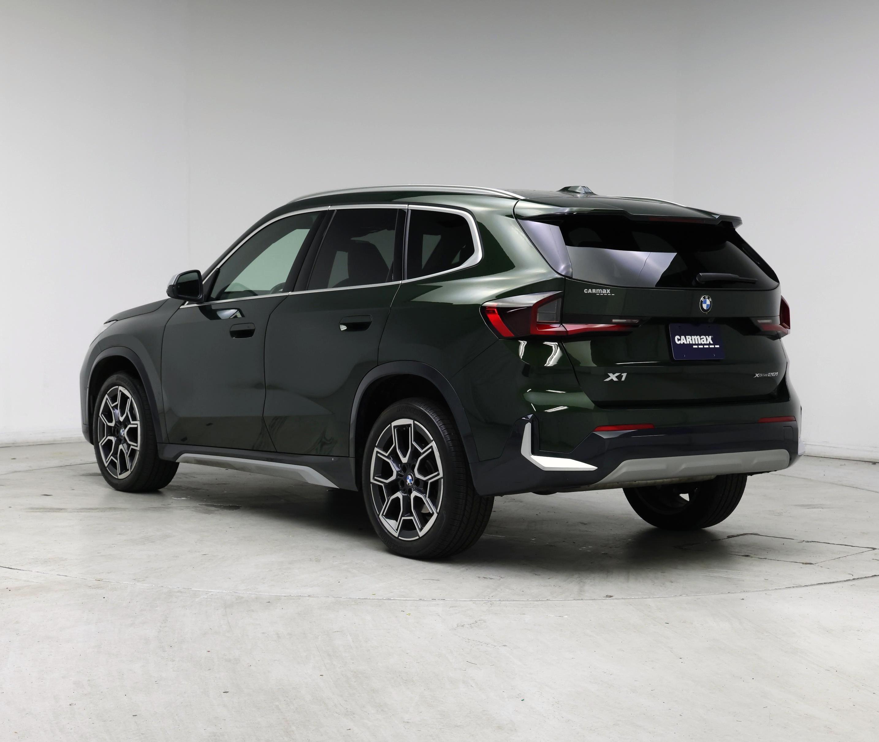 Thumbnail: 2023 BMW X1 - 2