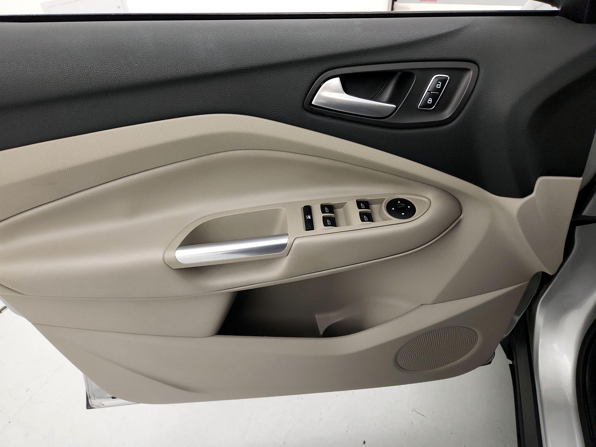 Thumbnail: 2016 Ford Escape - 12