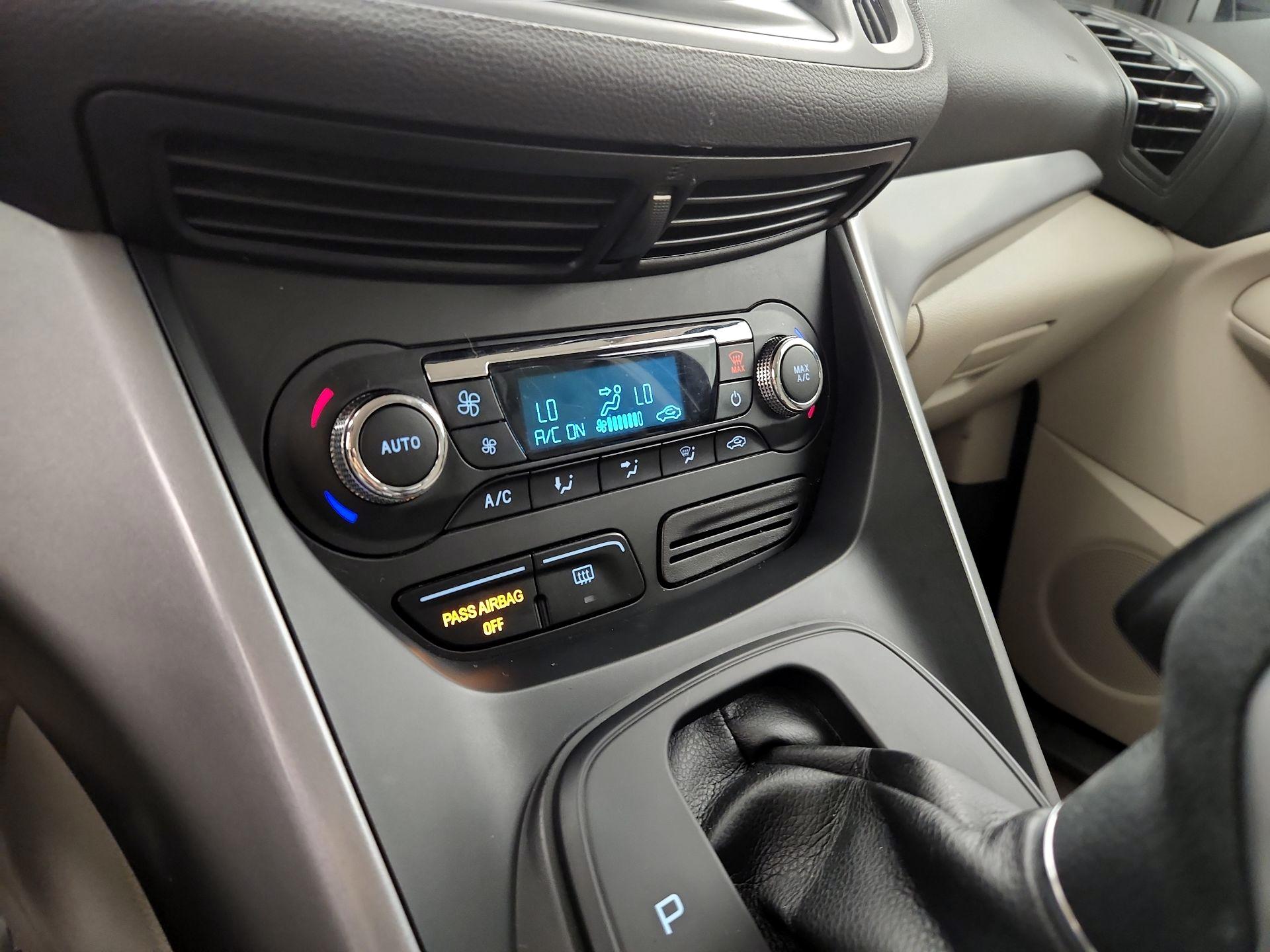 Thumbnail: 2016 Ford Escape - 17