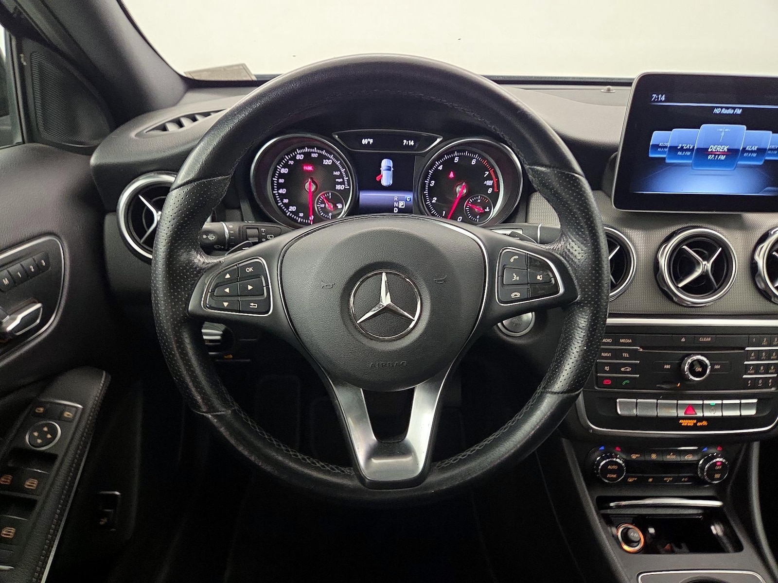 2019 Mercedes-Benz GLA-Class GLA250 - Photo 11