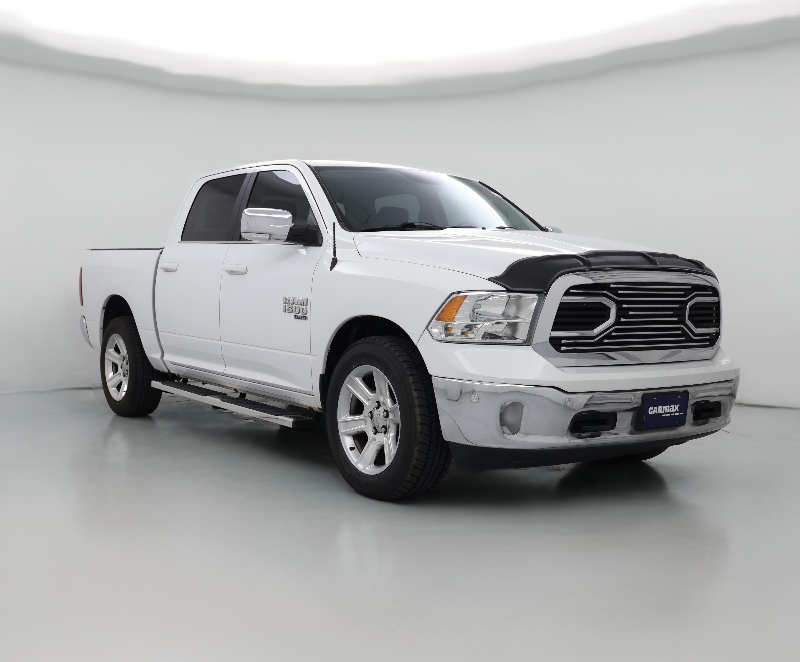 Thumbnail: 2019 RAM 1500 Classic - 1
