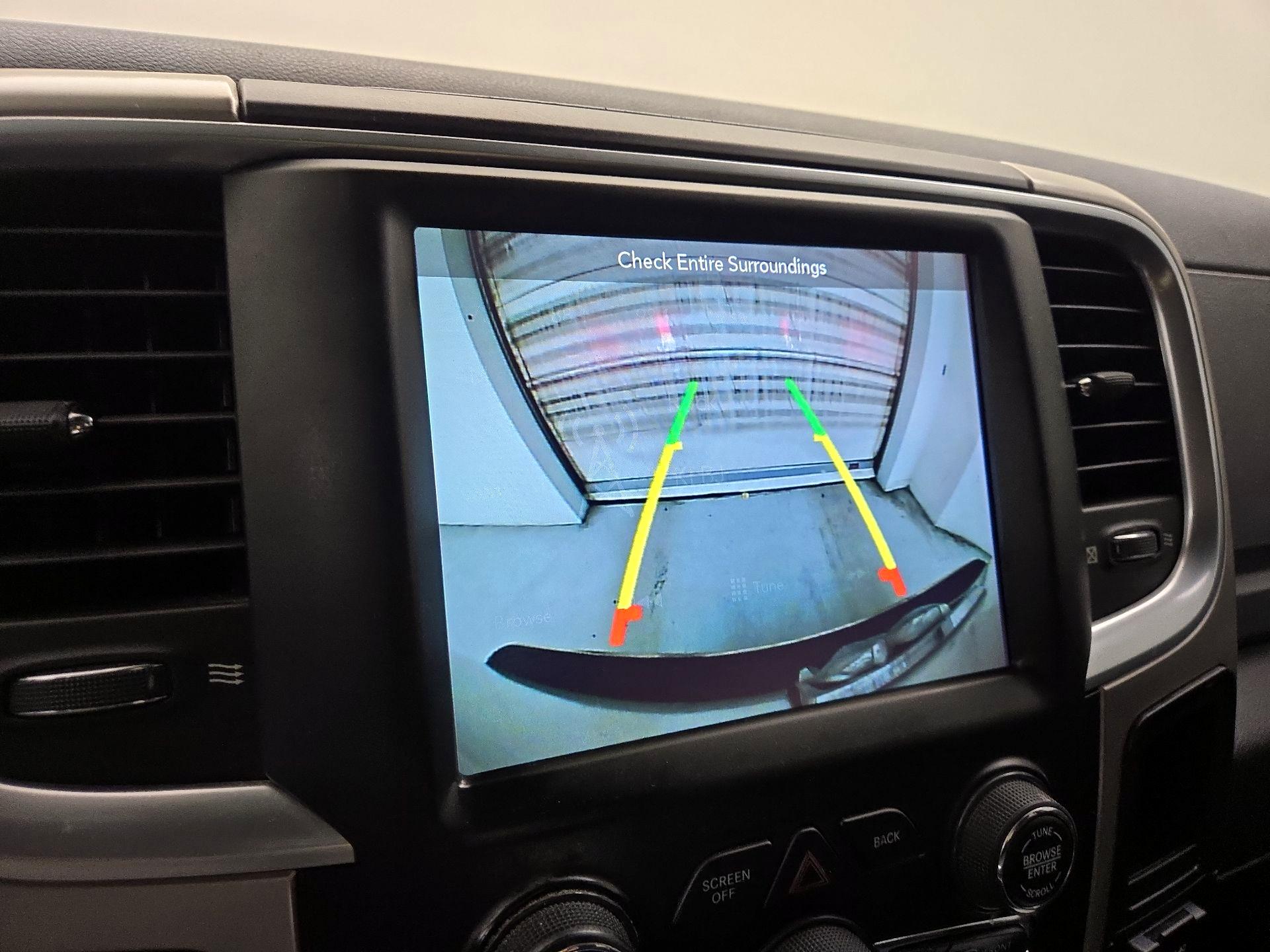 Thumbnail: 2019 RAM 1500 Classic - 14
