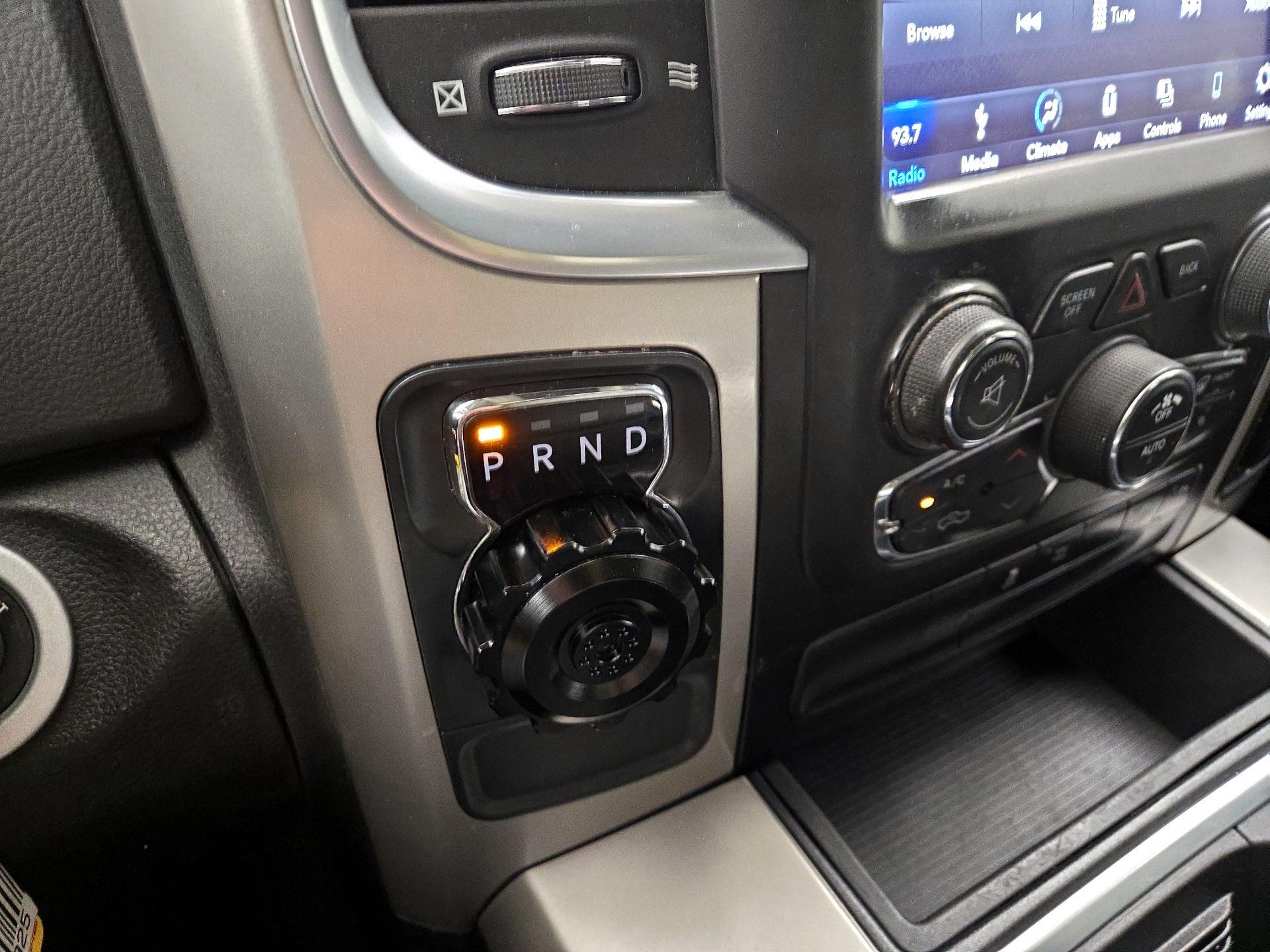 Thumbnail: 2019 RAM 1500 Classic - 17