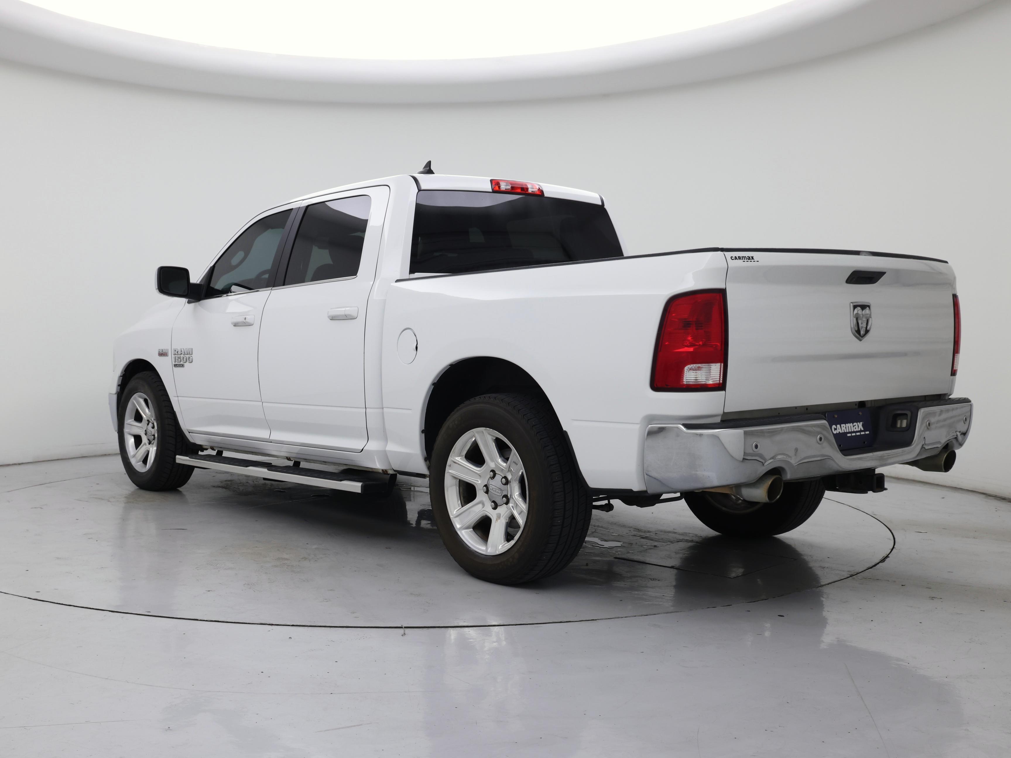 Thumbnail: 2019 RAM 1500 Classic - 2
