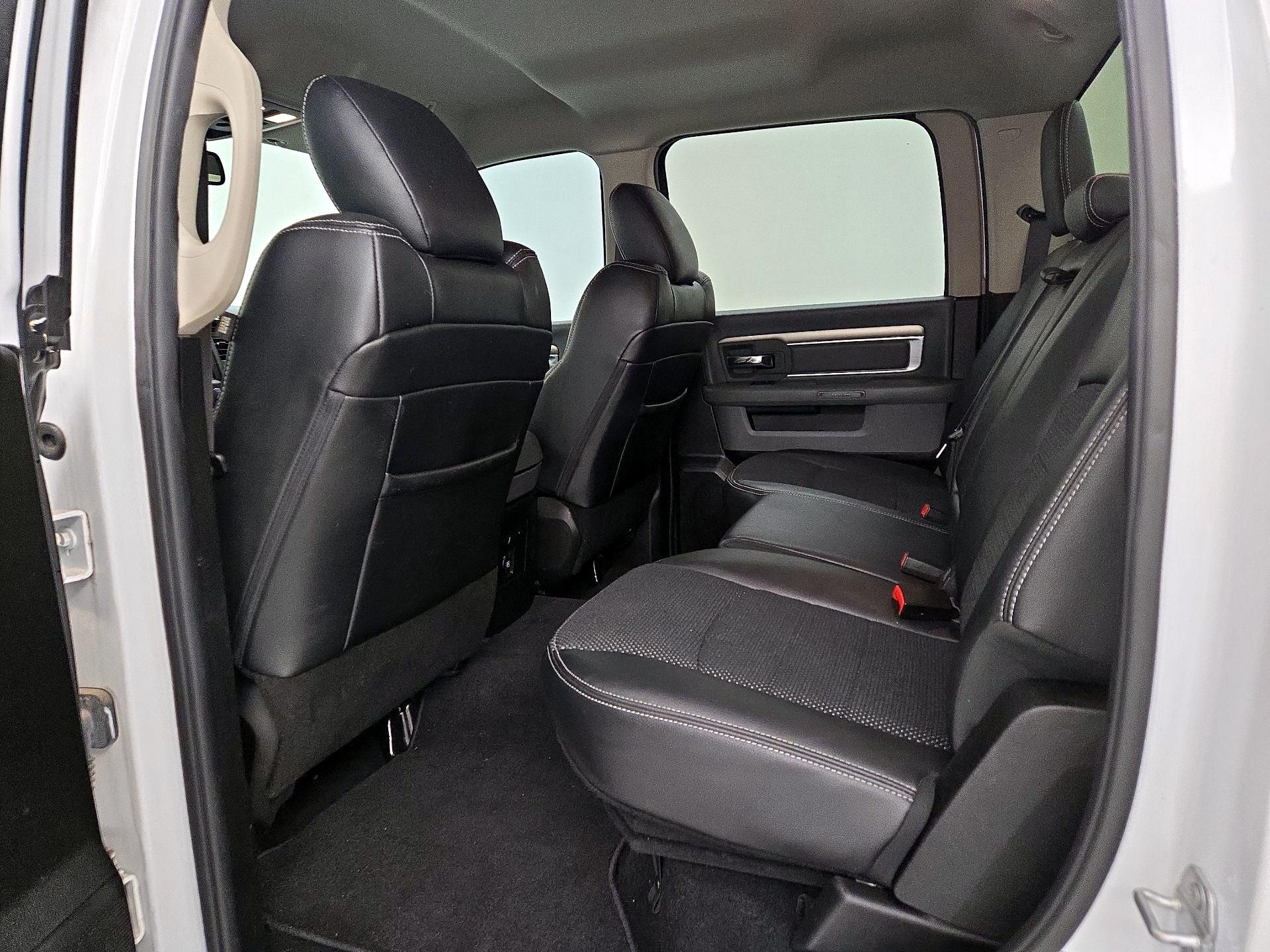 Thumbnail: 2019 RAM 1500 Classic - 19