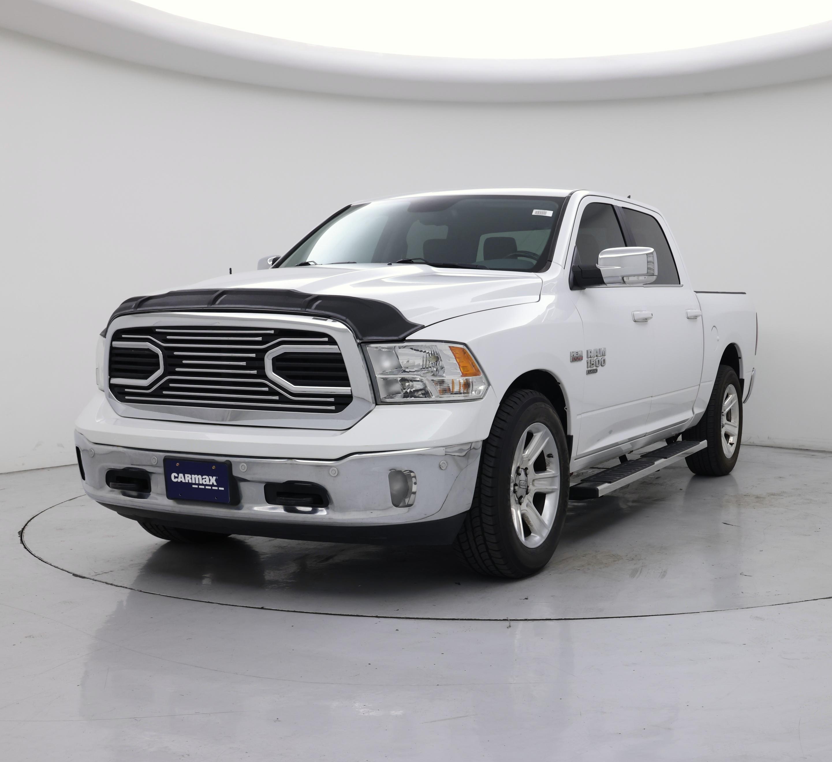Thumbnail: 2019 RAM 1500 Classic - 4