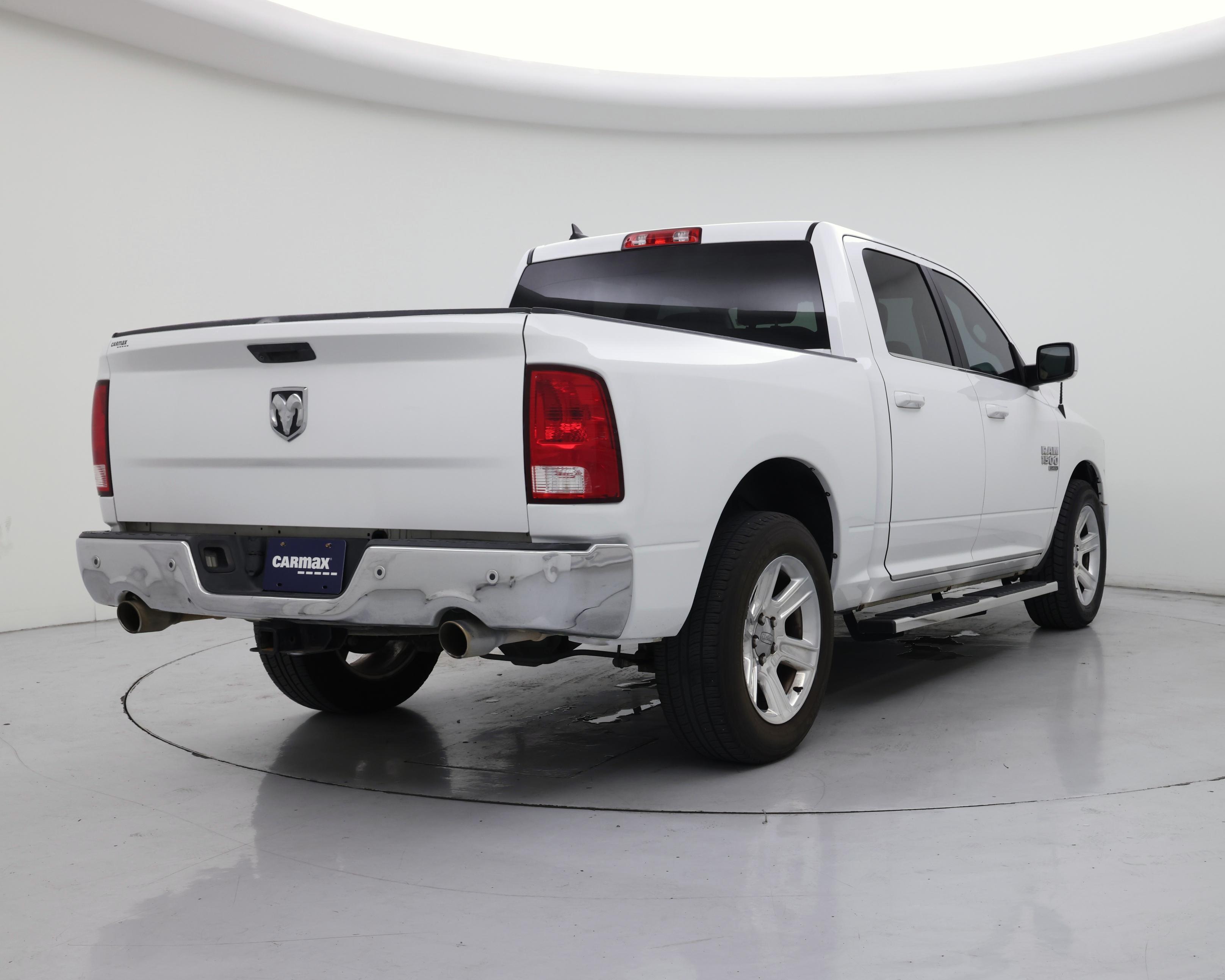Thumbnail: 2019 RAM 1500 Classic - 8