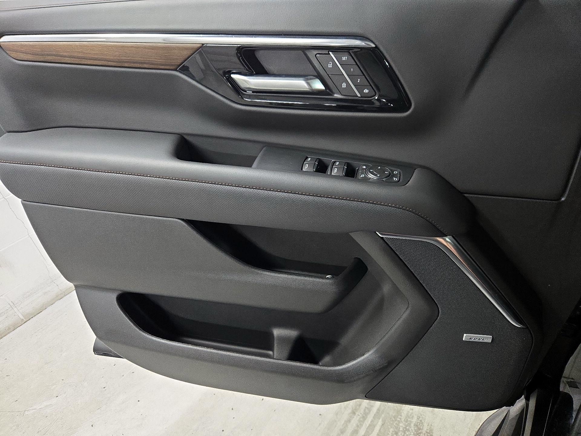 Thumbnail: 2025 Chevrolet Suburban - 12