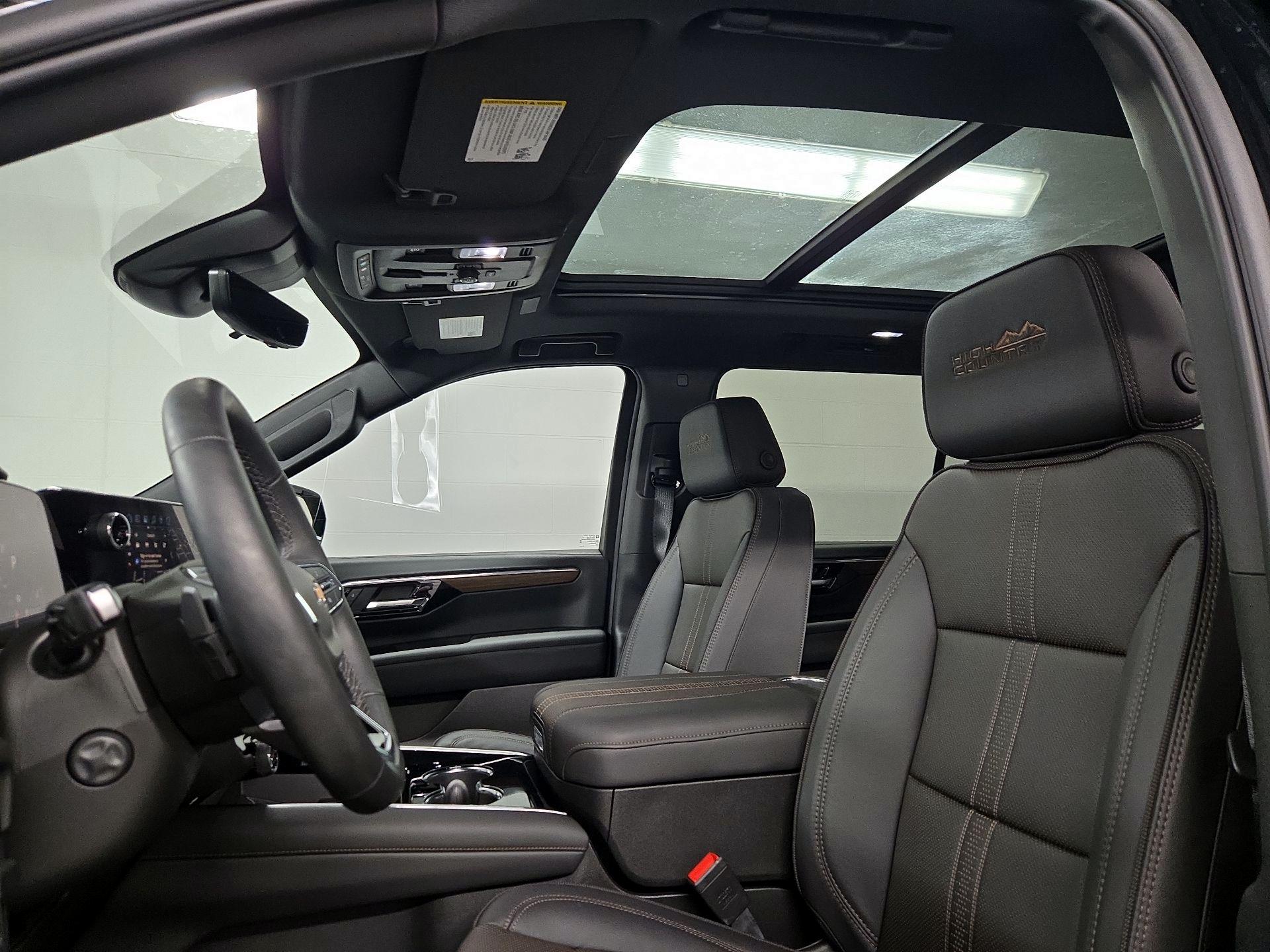 Thumbnail: 2025 Chevrolet Suburban - 20