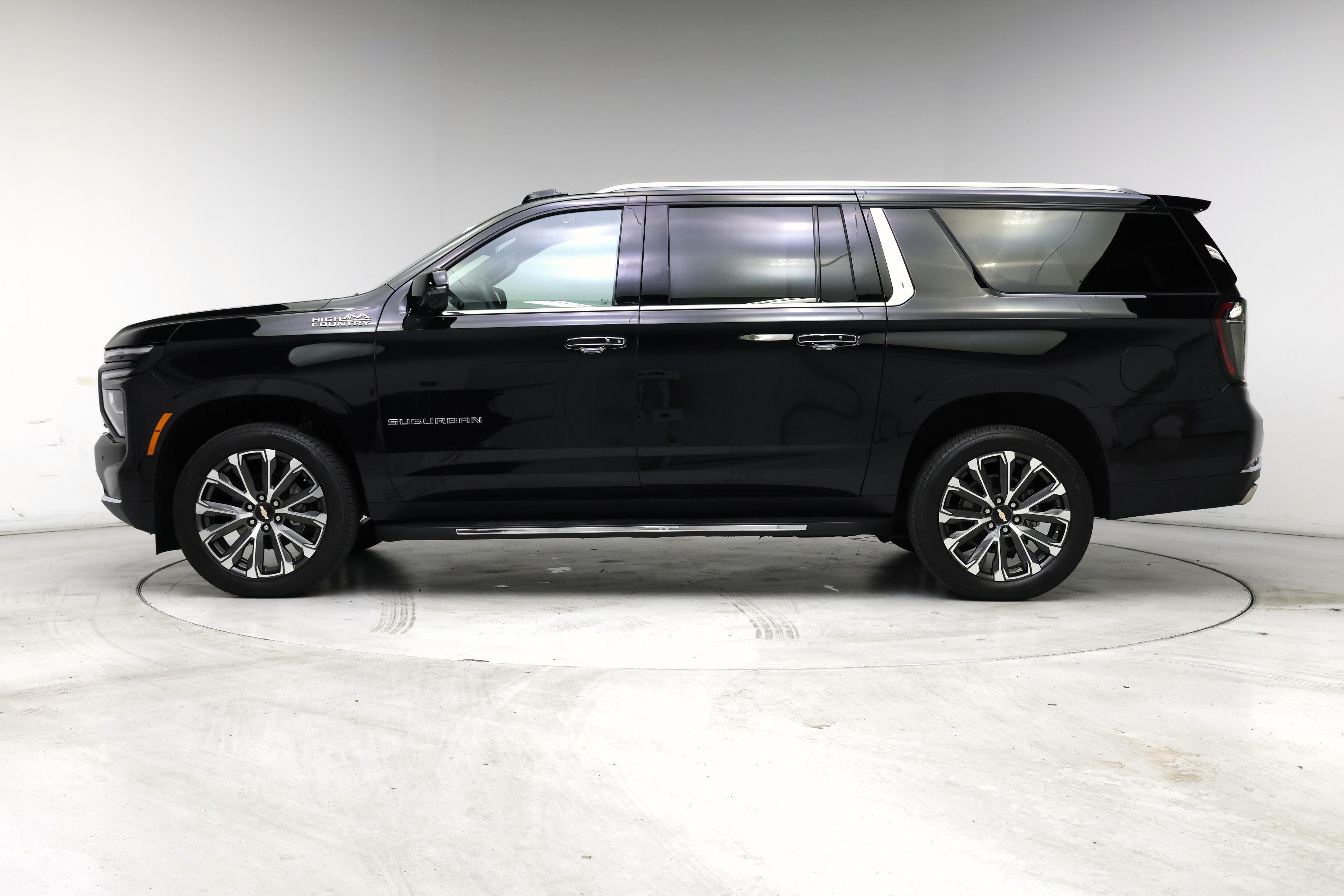 Thumbnail: 2025 Chevrolet Suburban - 3