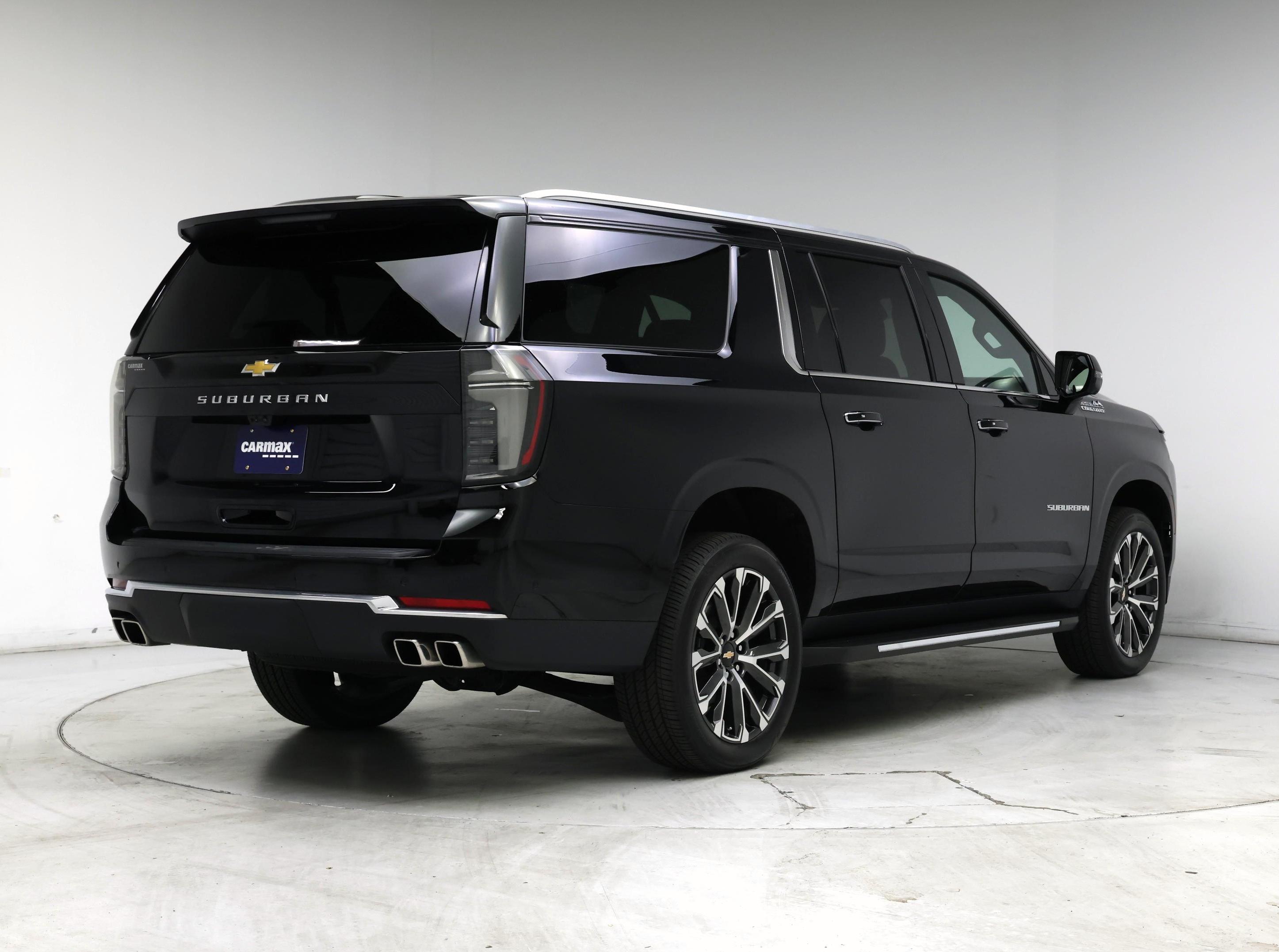 Thumbnail: 2025 Chevrolet Suburban - 8