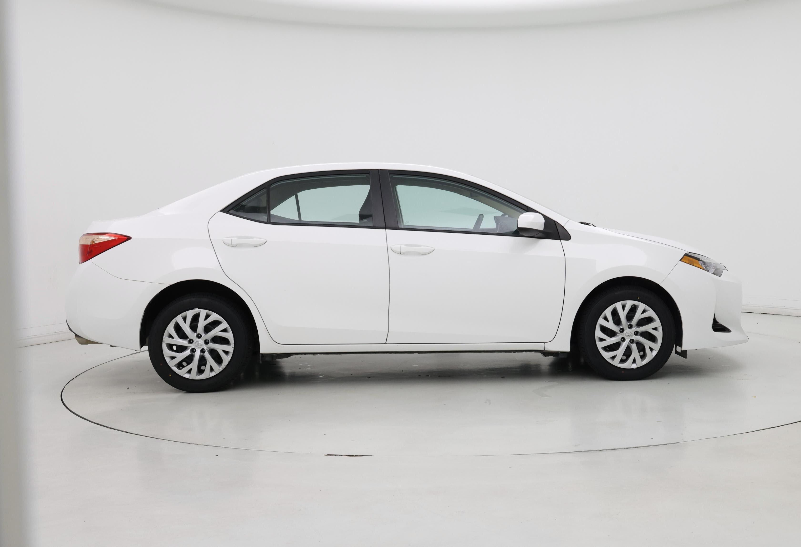 Thumbnail: 2017 Toyota Corolla - 7