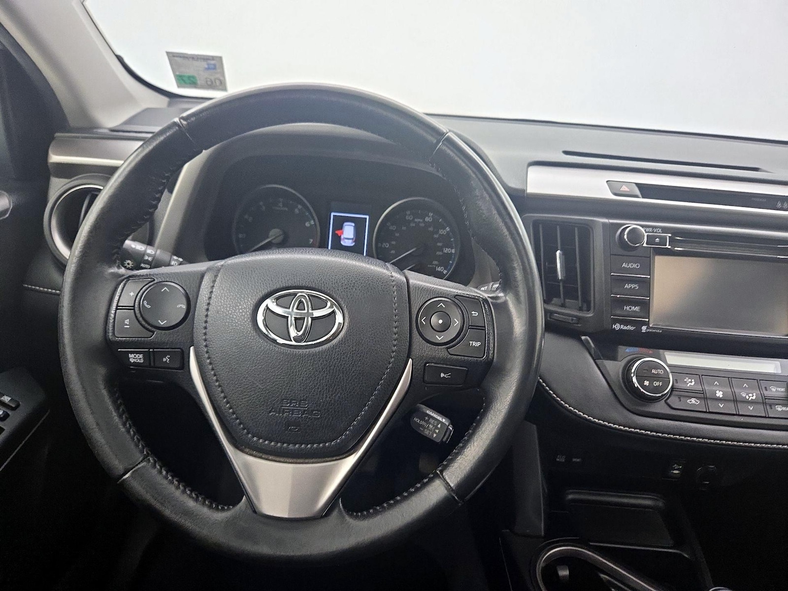 2017 Toyota RAV4 XLE - Photo 11