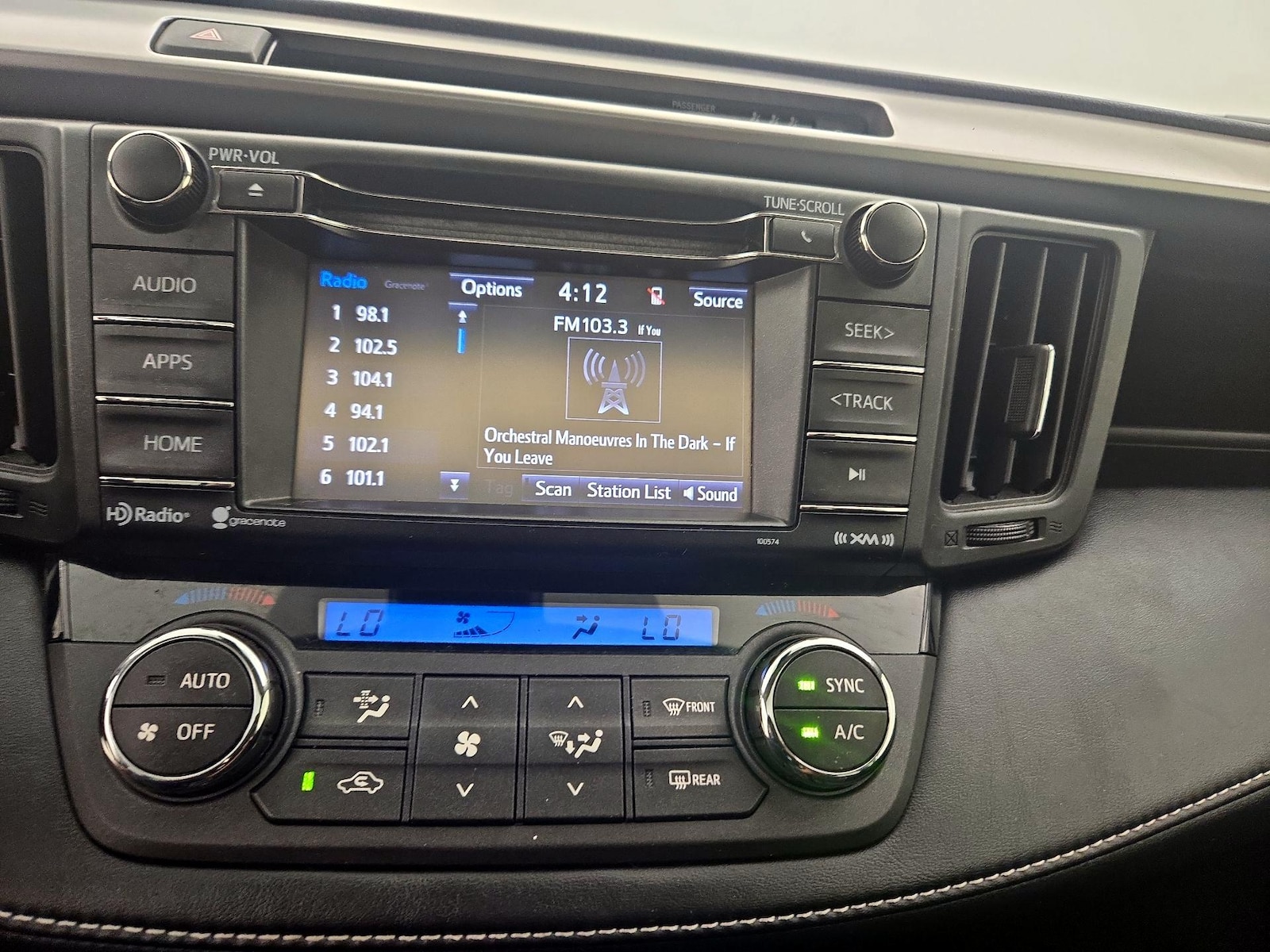 2017 Toyota RAV4 XLE - Photo 16