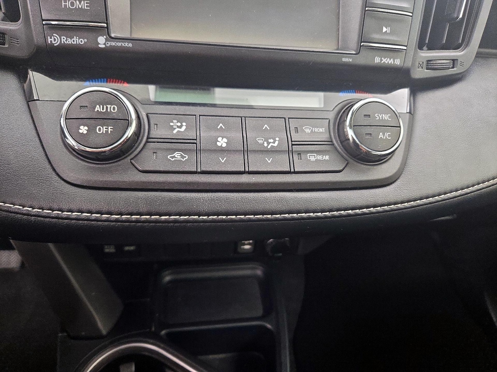 2017 Toyota RAV4 XLE - Photo 17