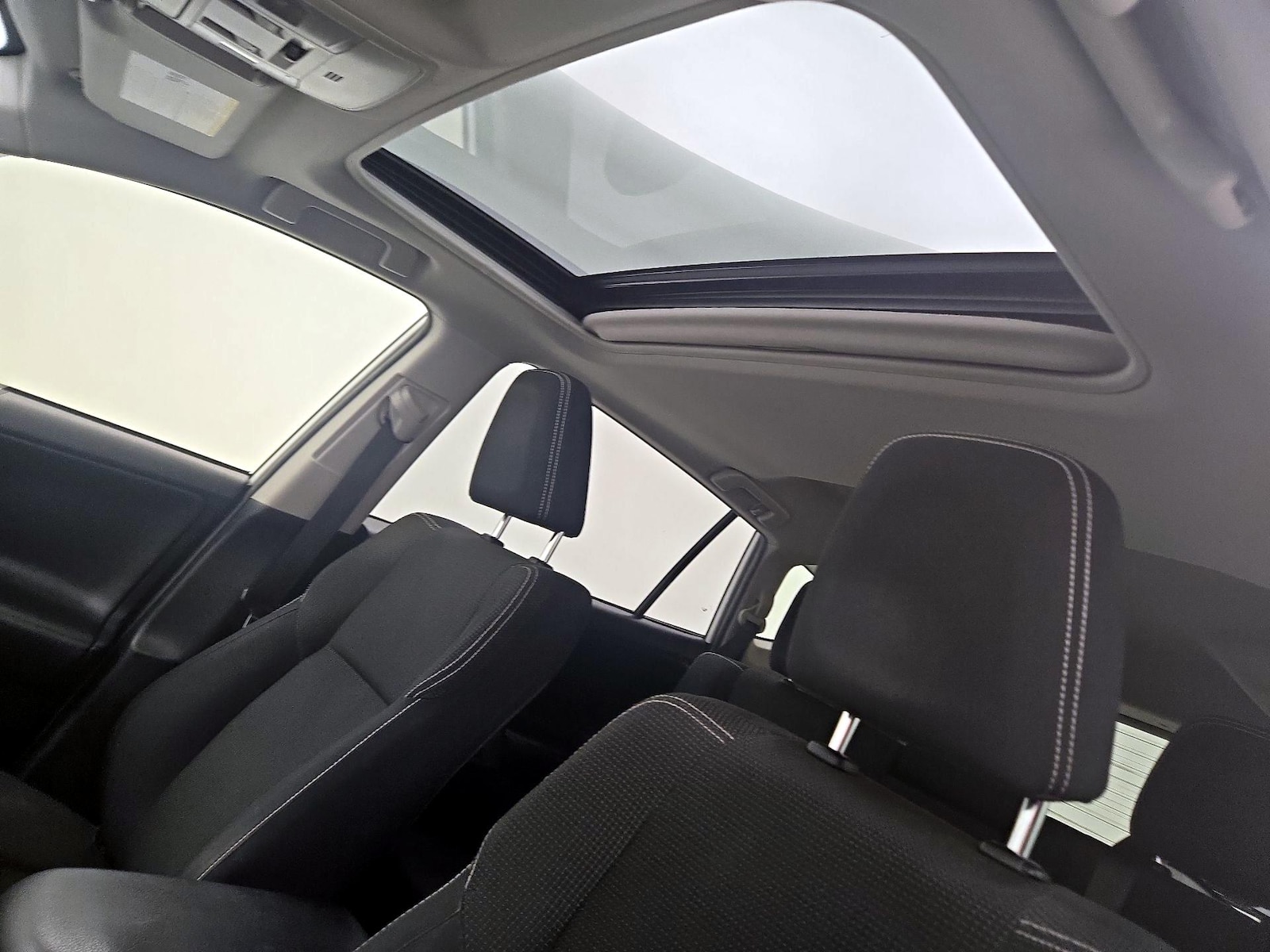 2017 Toyota RAV4 XLE - Photo 20