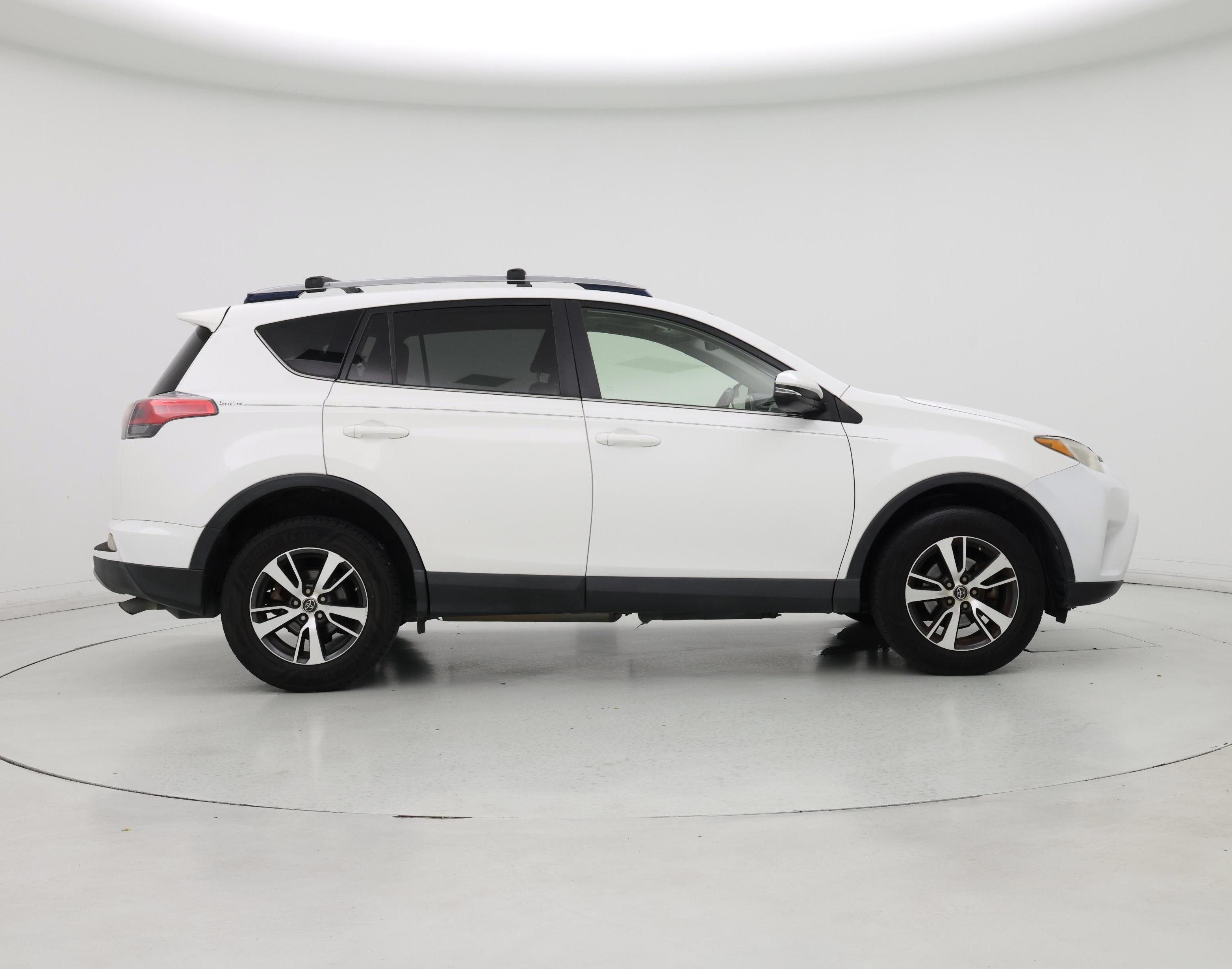 Thumbnail: 2017 Toyota RAV4 - 7