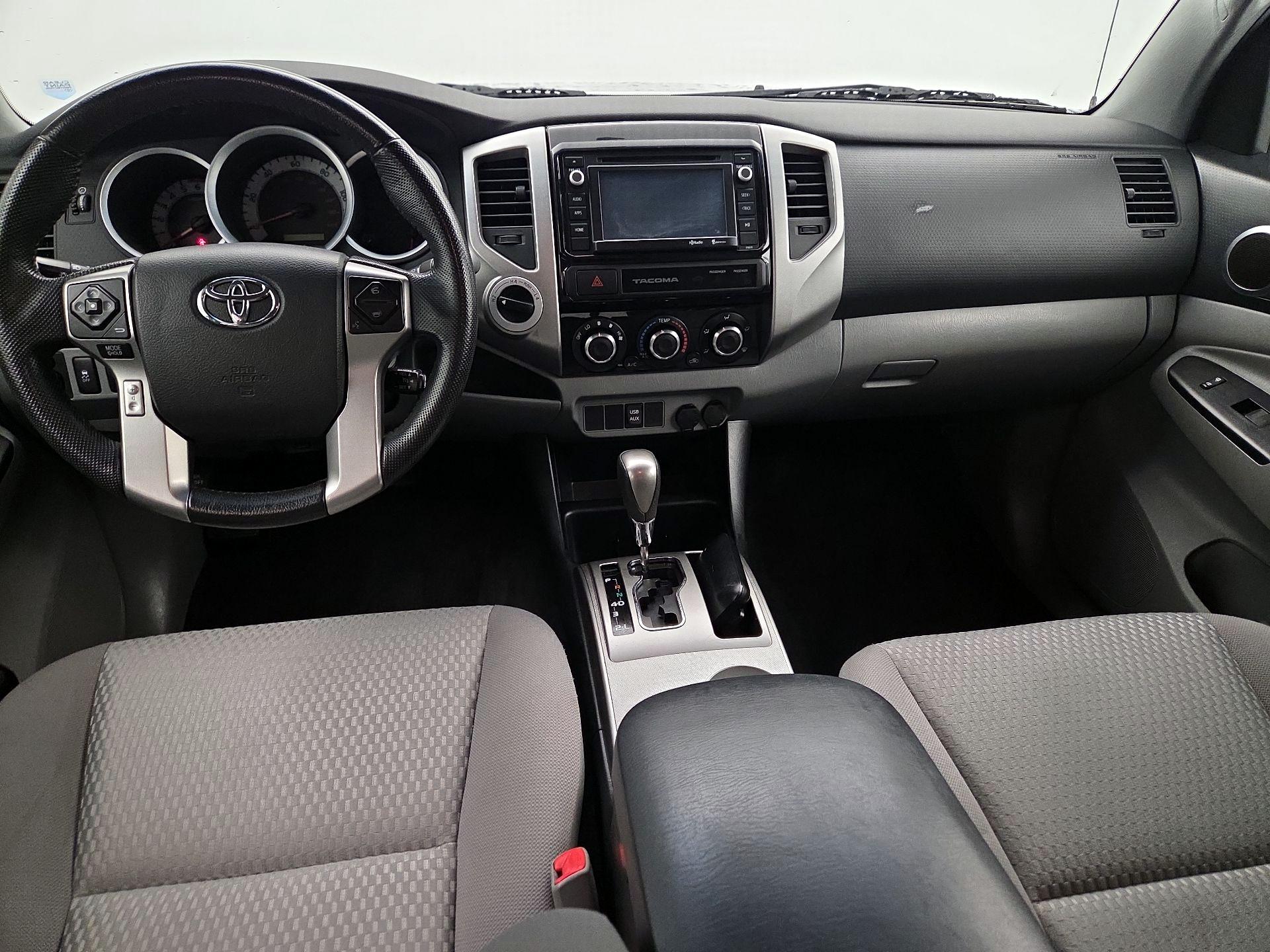Thumbnail: 2015 Toyota Tacoma - 9