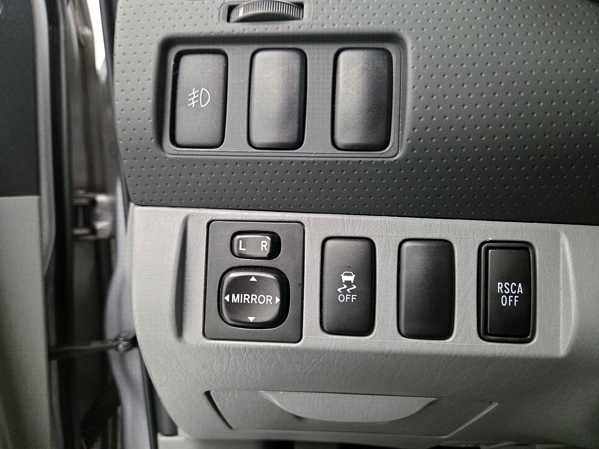 Thumbnail: 2015 Toyota Tacoma - 13