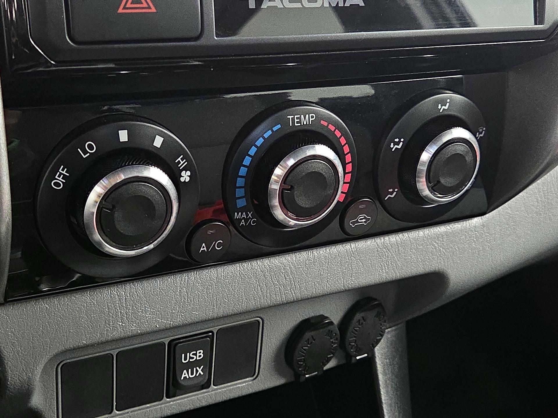 Thumbnail: 2015 Toyota Tacoma - 16