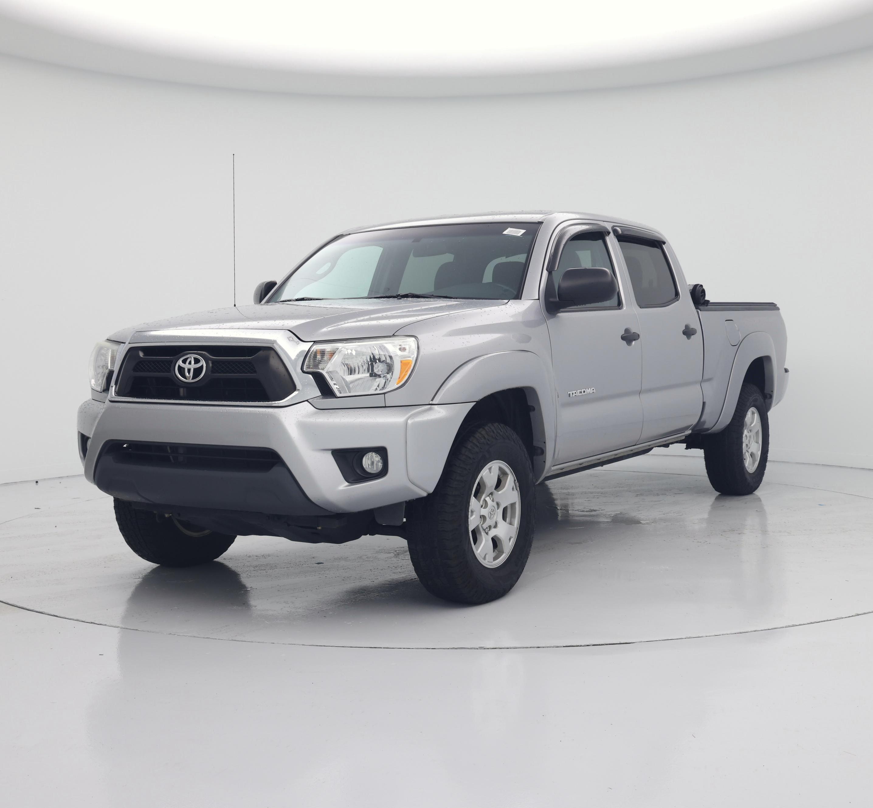 Thumbnail: 2015 Toyota Tacoma - 4