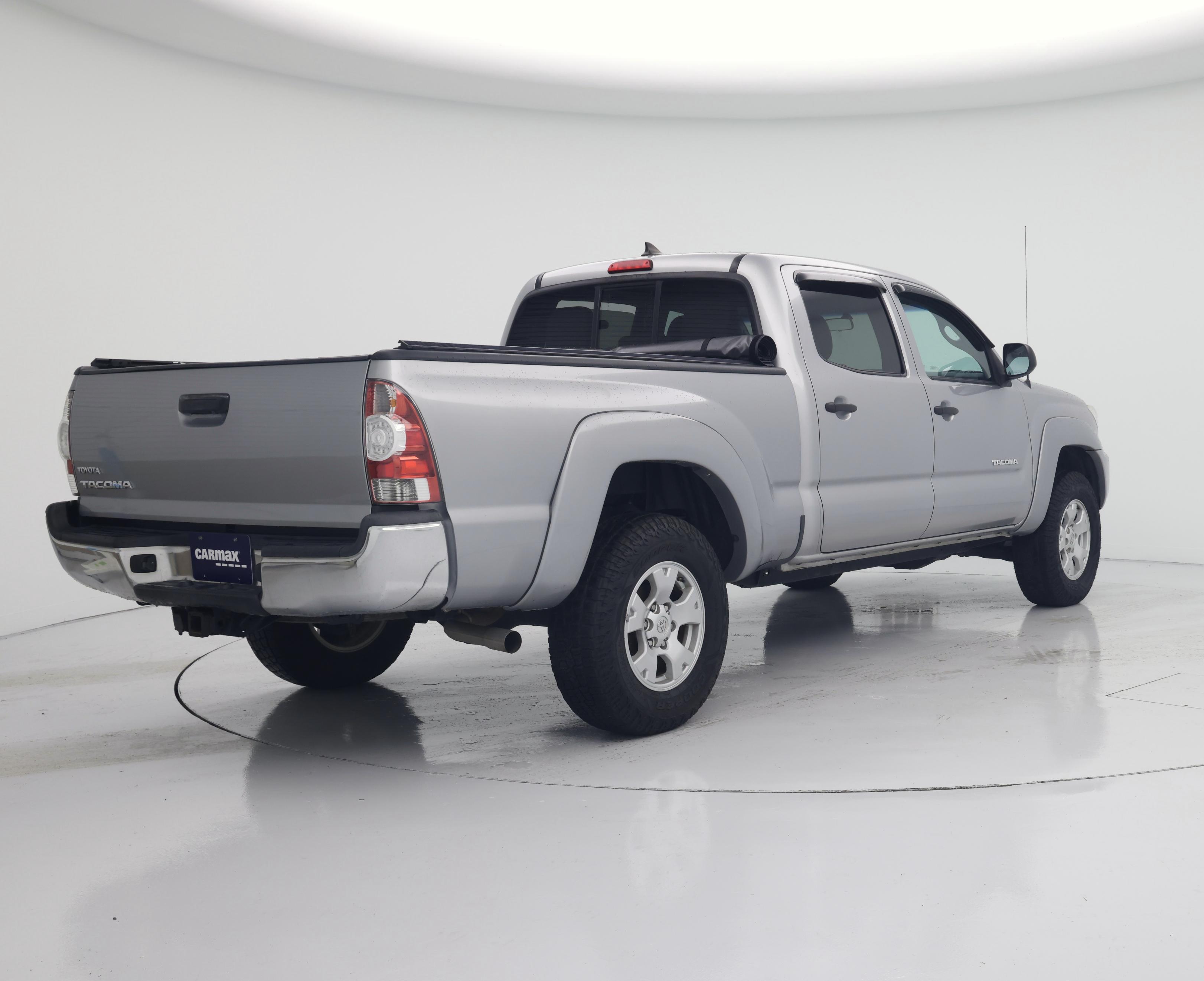 Thumbnail: 2015 Toyota Tacoma - 8