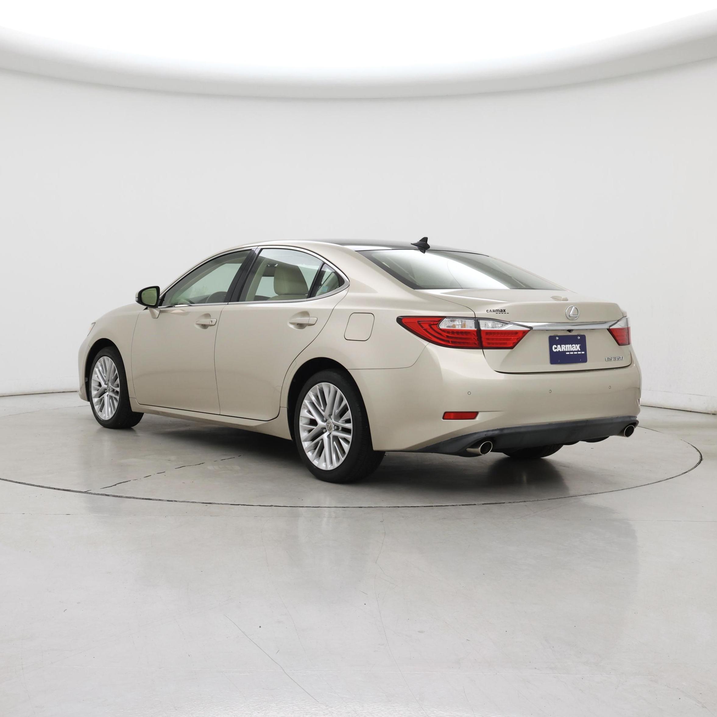 Thumbnail: 2015 Lexus ES - 2