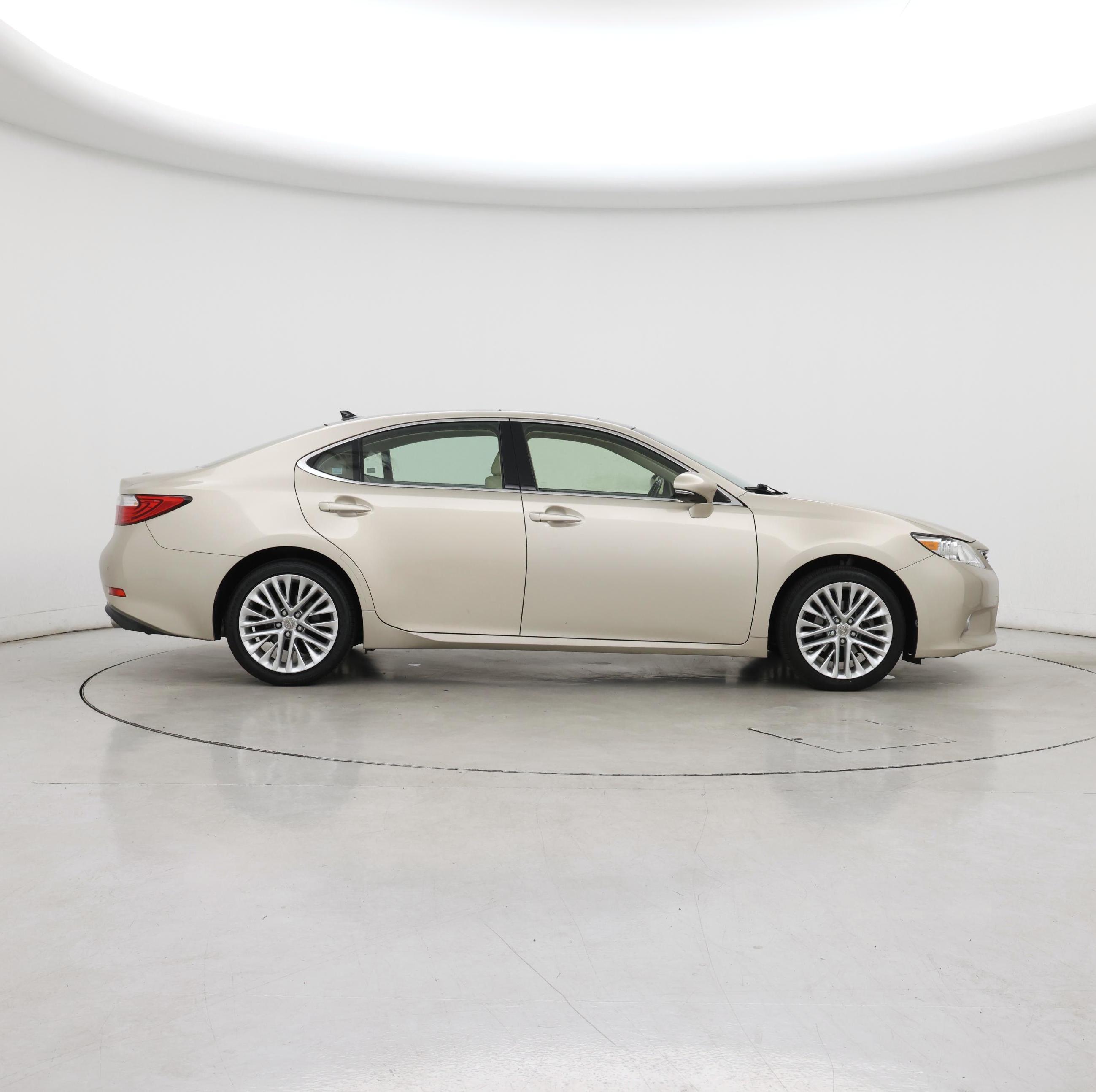 Thumbnail: 2015 Lexus ES - 7