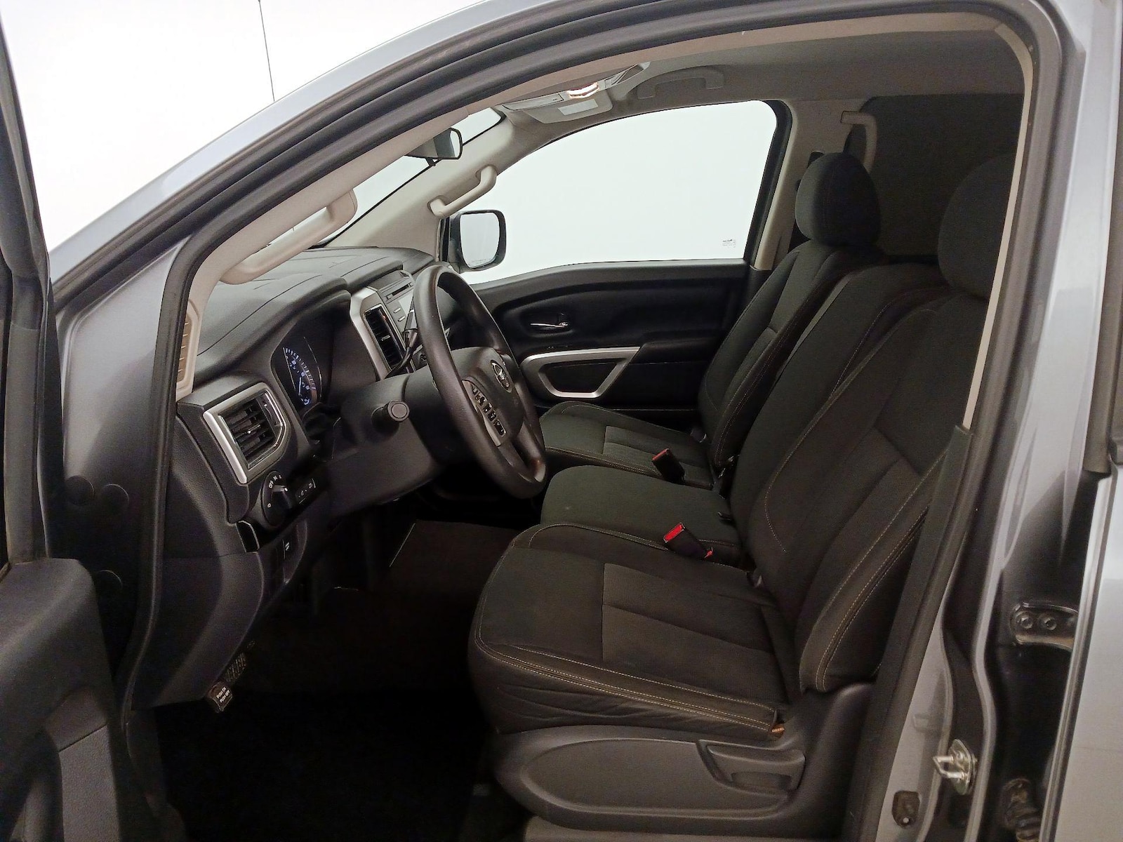 2017 Nissan Titan SV - Photo 12
