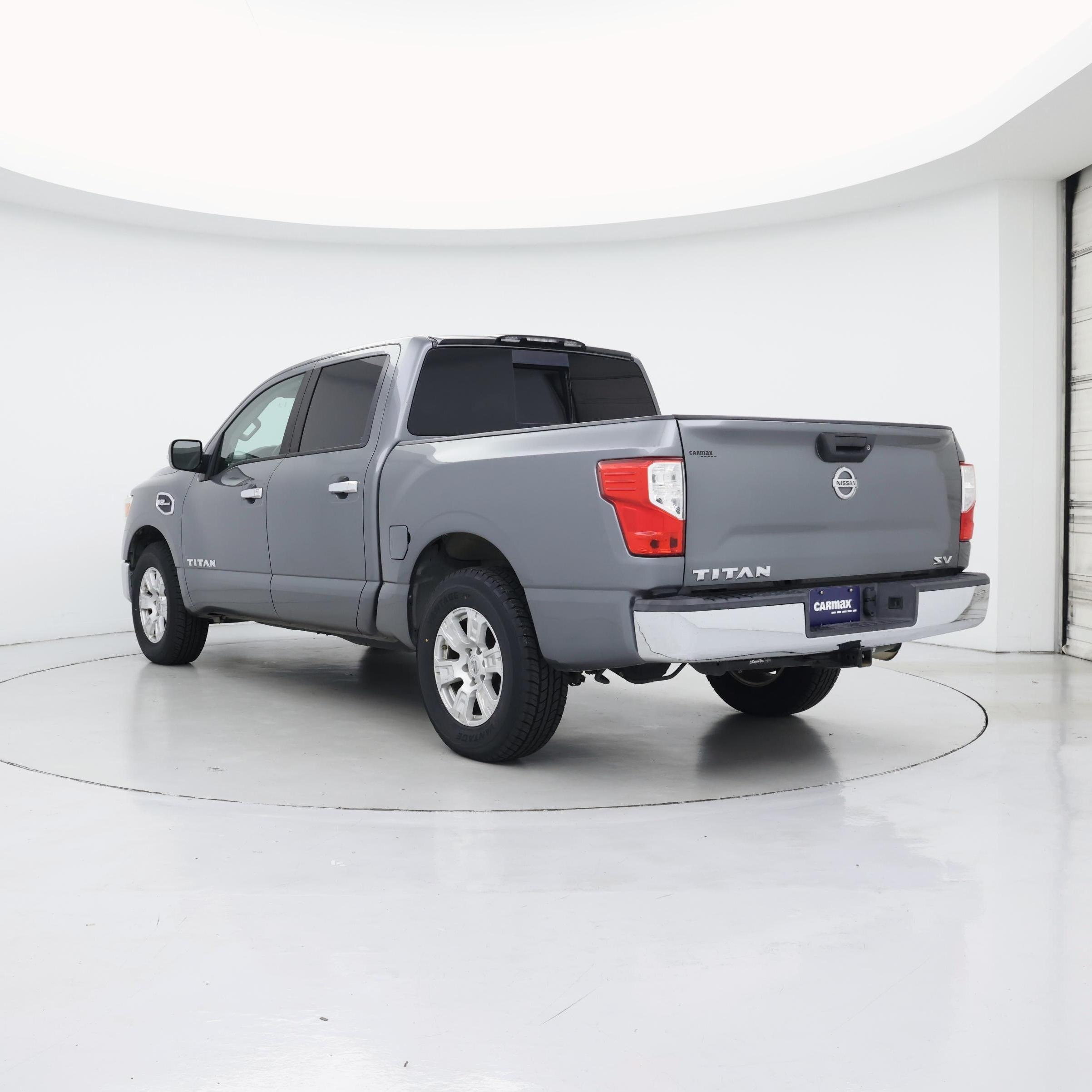 Thumbnail: 2017 Nissan Titan - 2