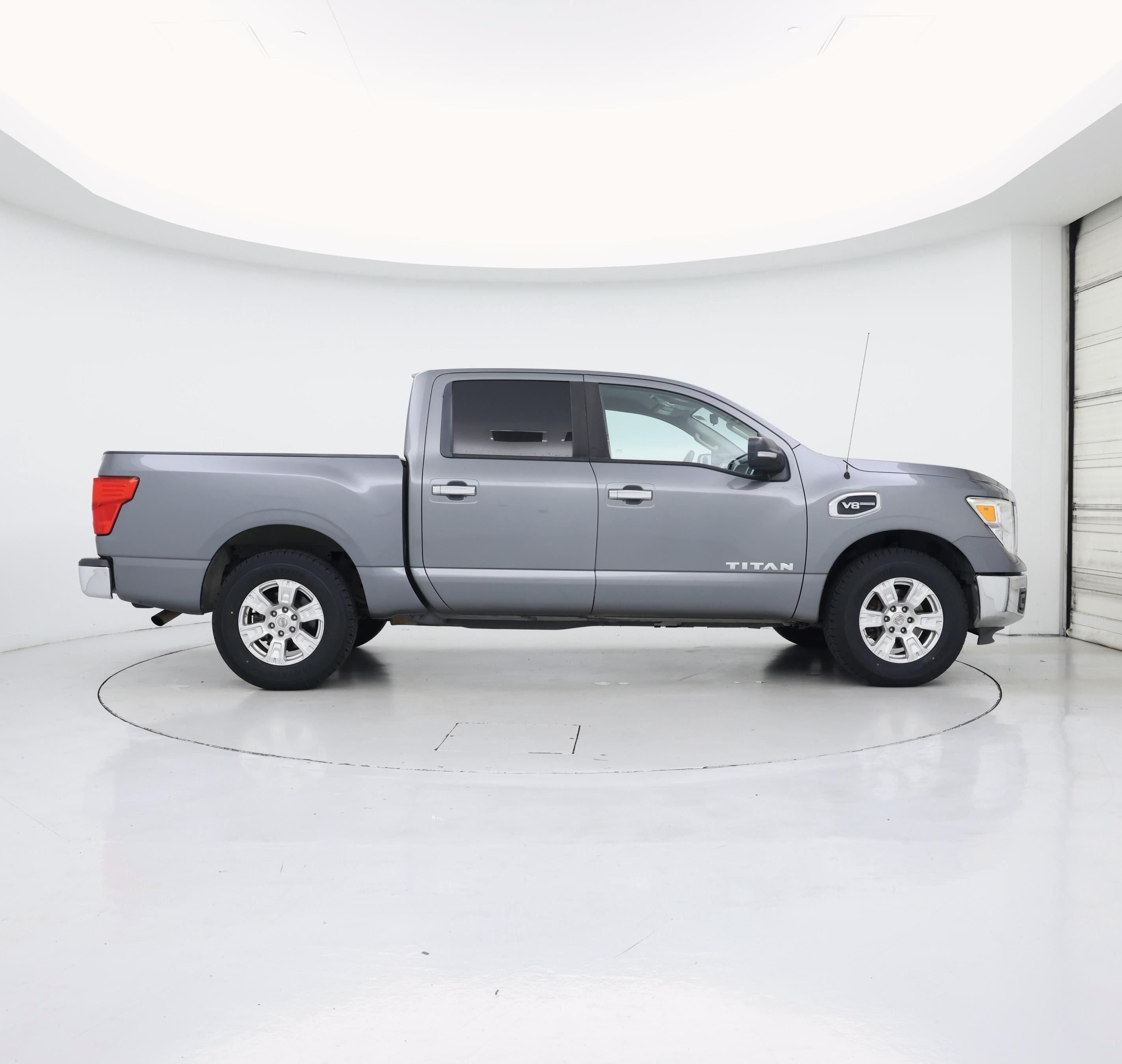 Thumbnail: 2017 Nissan Titan - 7
