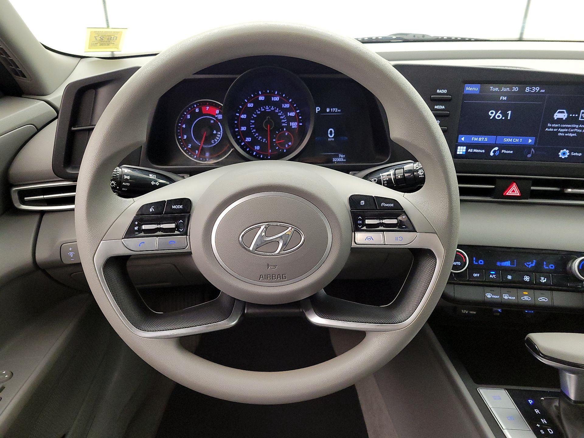Thumbnail: 2022 Hyundai Elantra - 10
