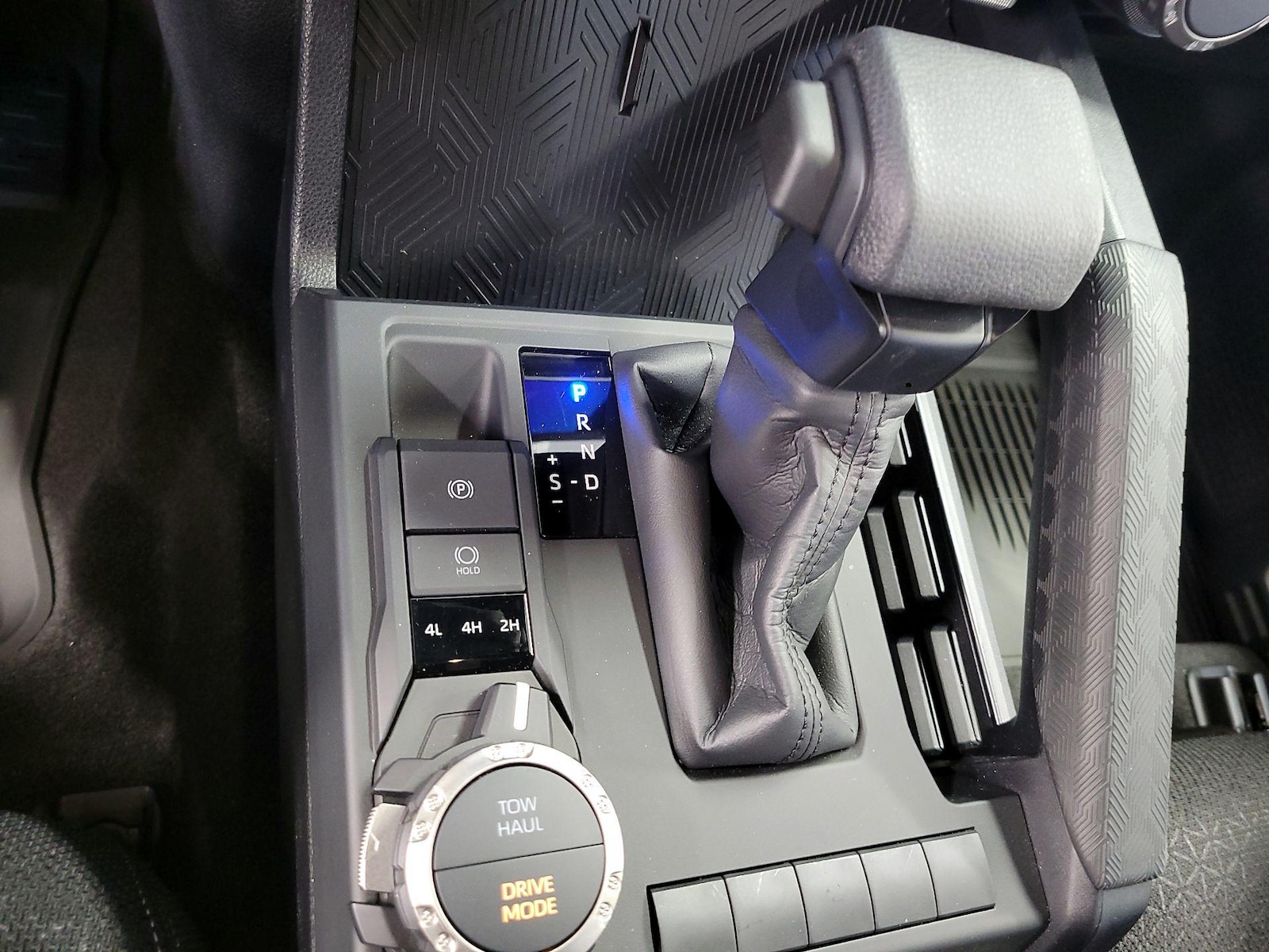 2026 Toyota 4Runner SR5 - Photo 18
