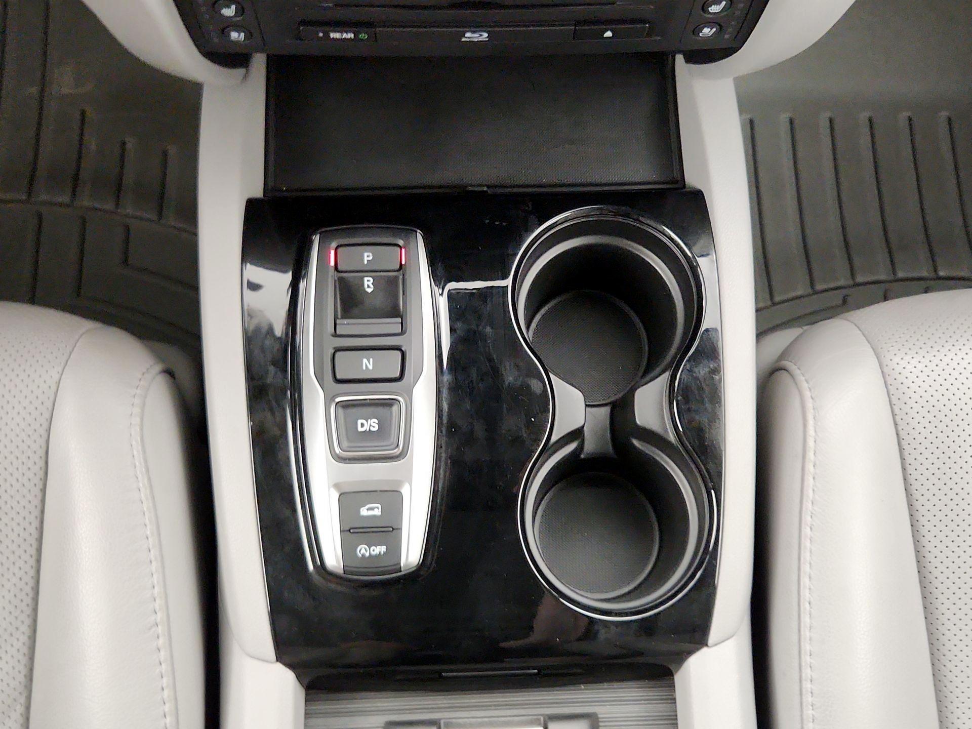 Thumbnail: 2017 Honda Pilot - 18