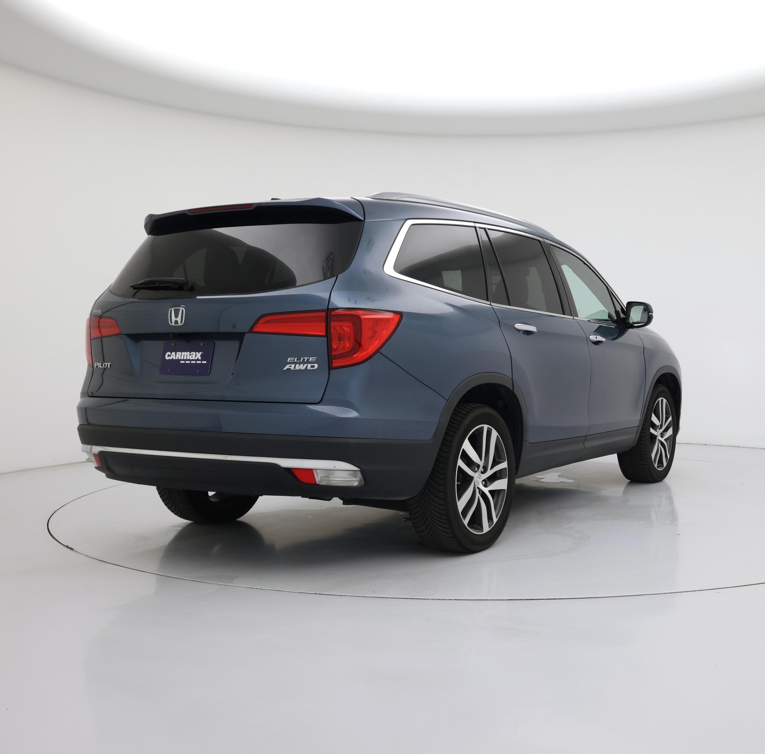Thumbnail: 2017 Honda Pilot - 8
