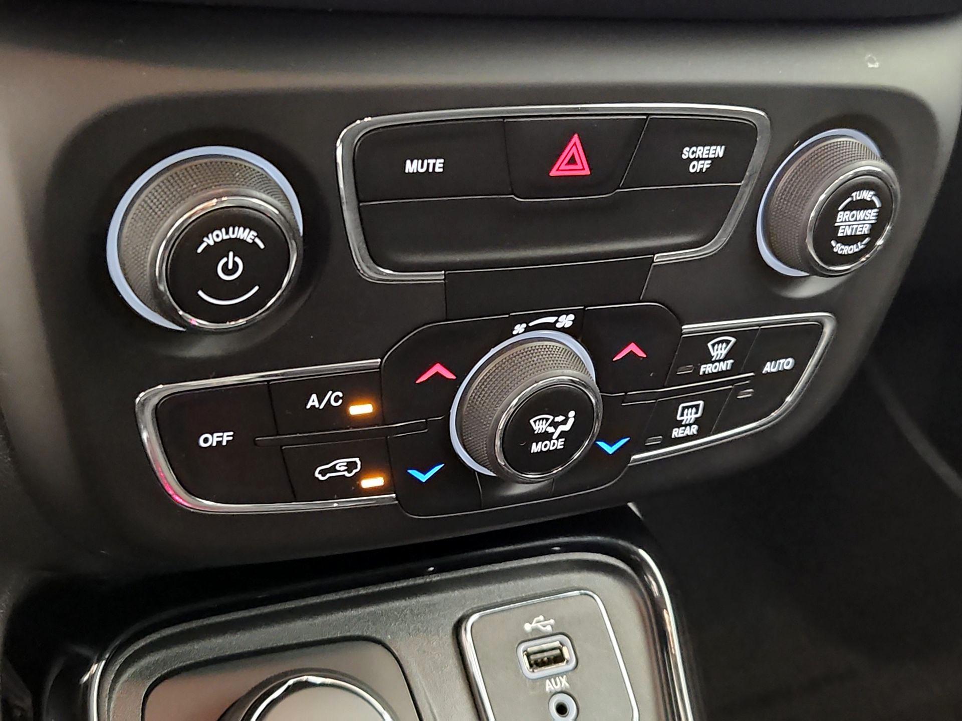 Thumbnail: 2018 Jeep Compass - 16