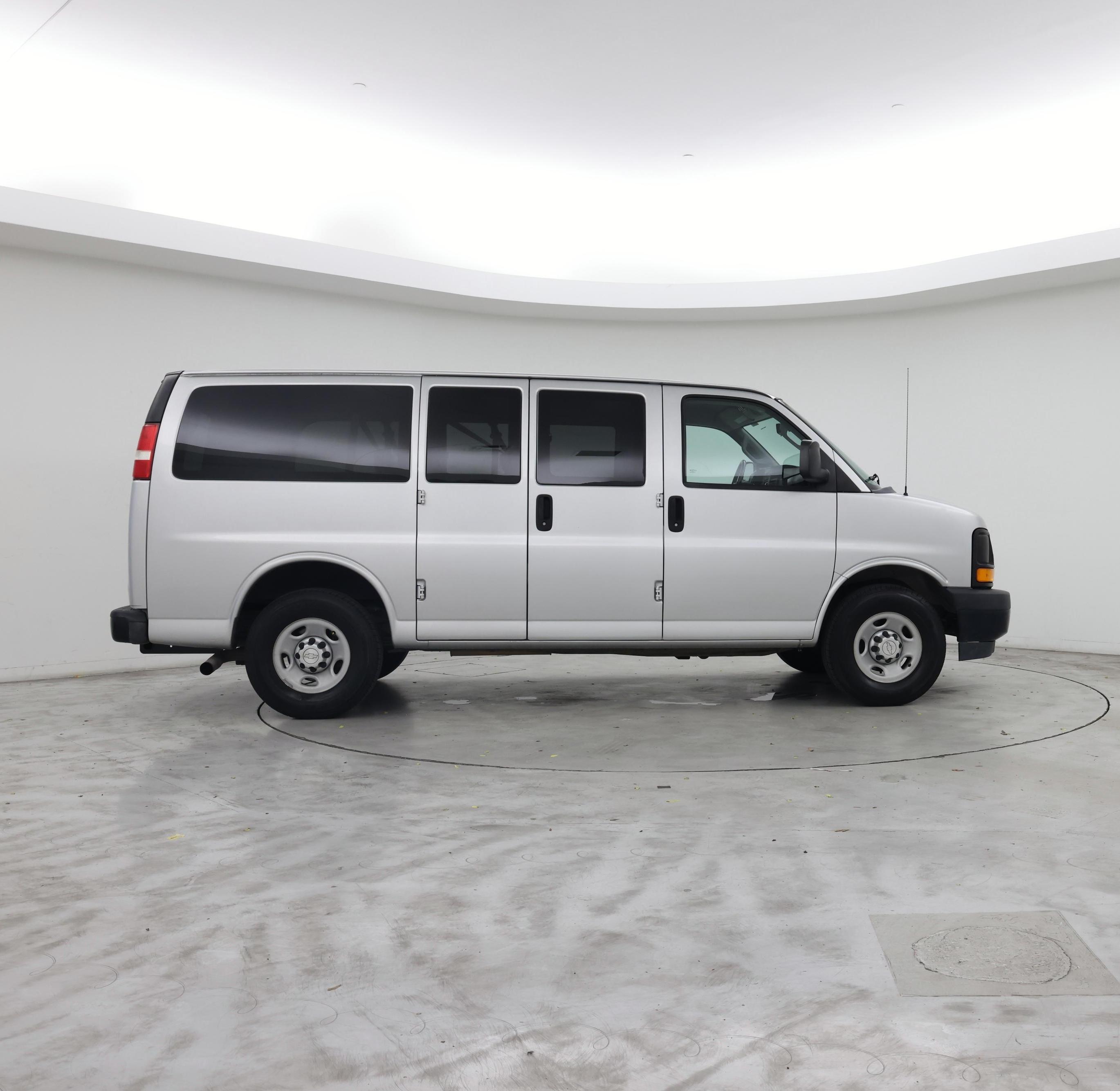 Thumbnail: 2017 Chevrolet Express - 7