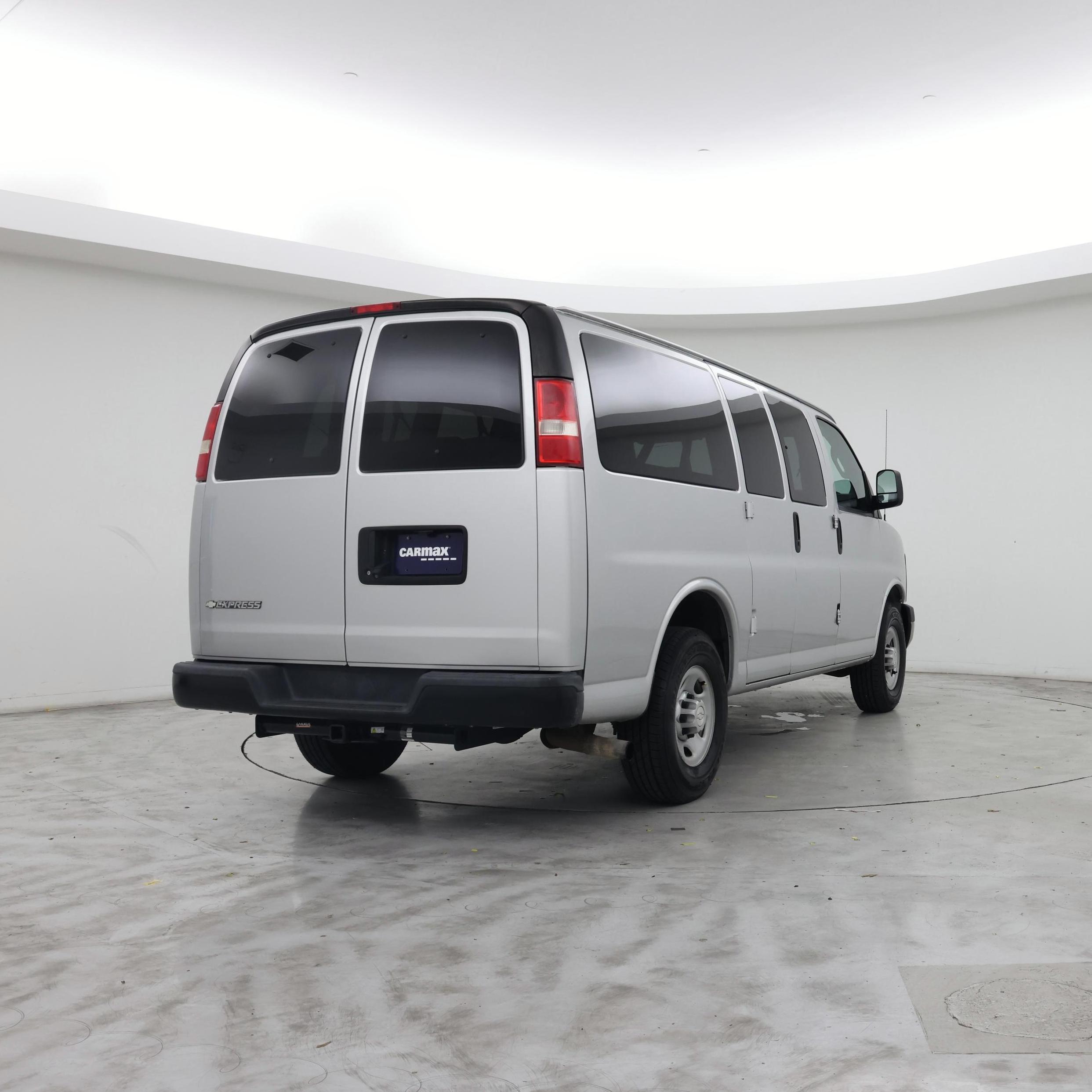 Thumbnail: 2017 Chevrolet Express - 8