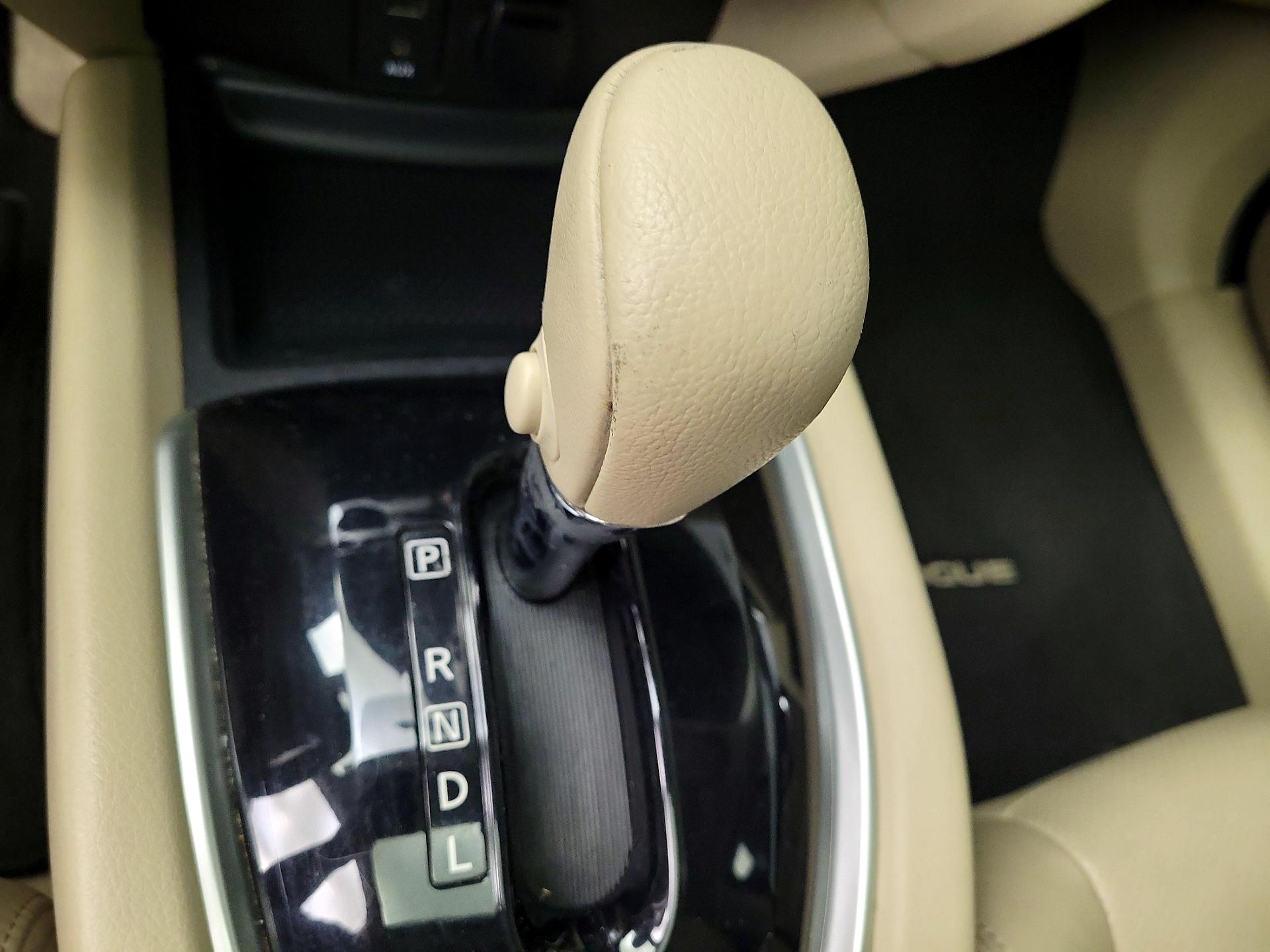 Thumbnail: 2015 Nissan Rogue - 18