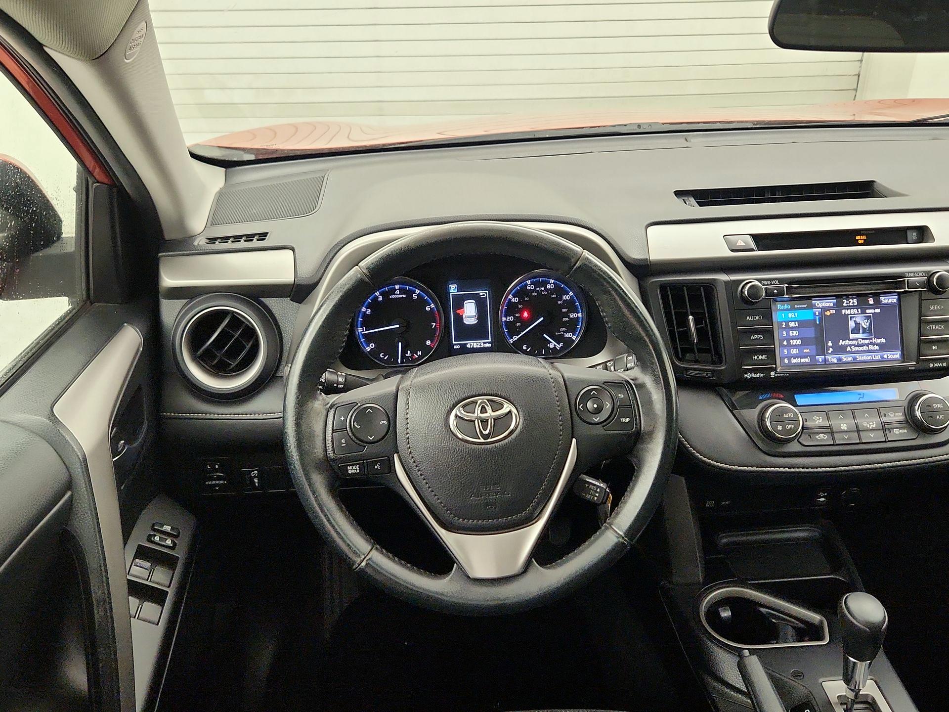 Thumbnail: 2016 Toyota RAV4 - 10