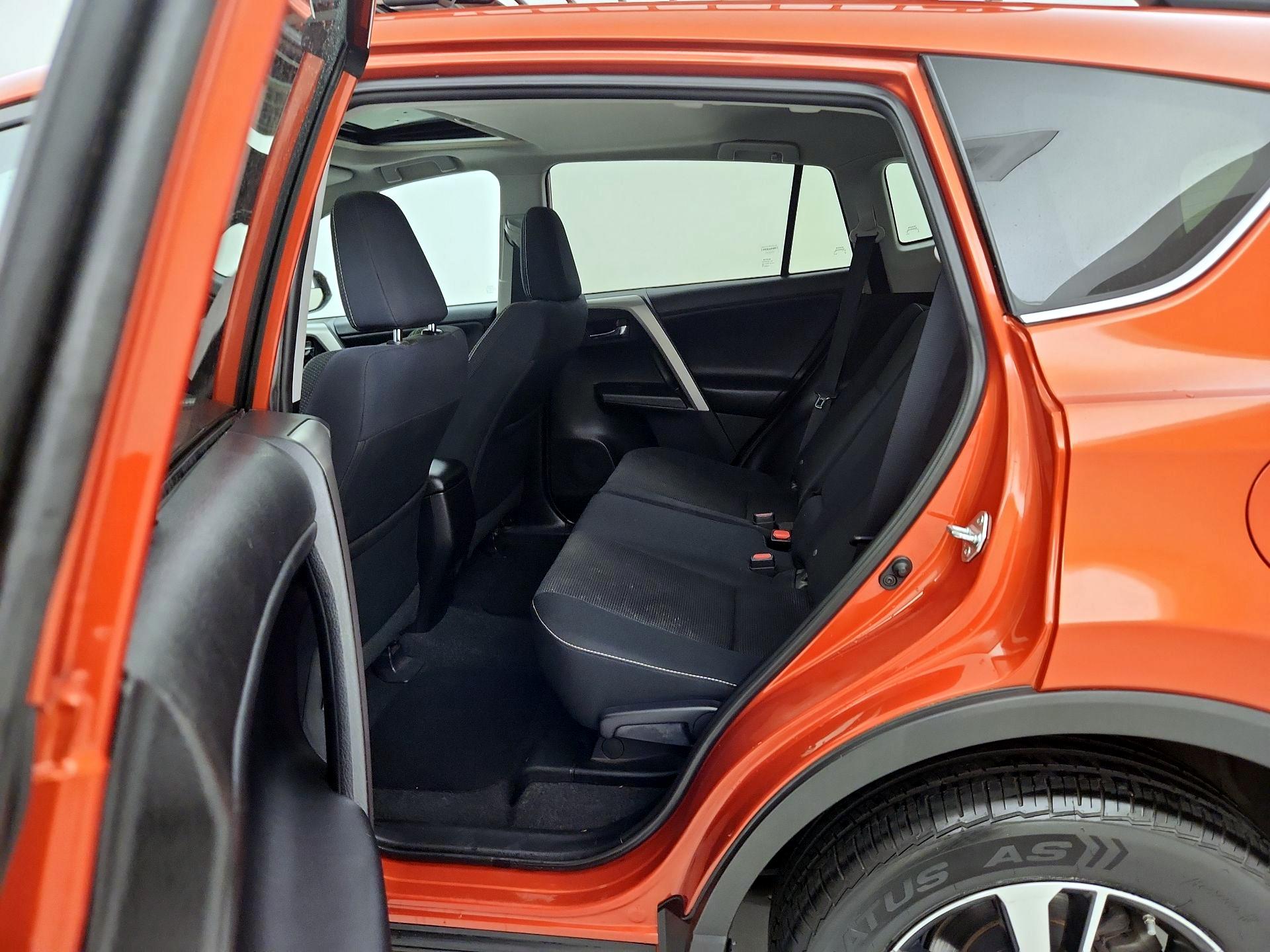 Thumbnail: 2016 Toyota RAV4 - 20