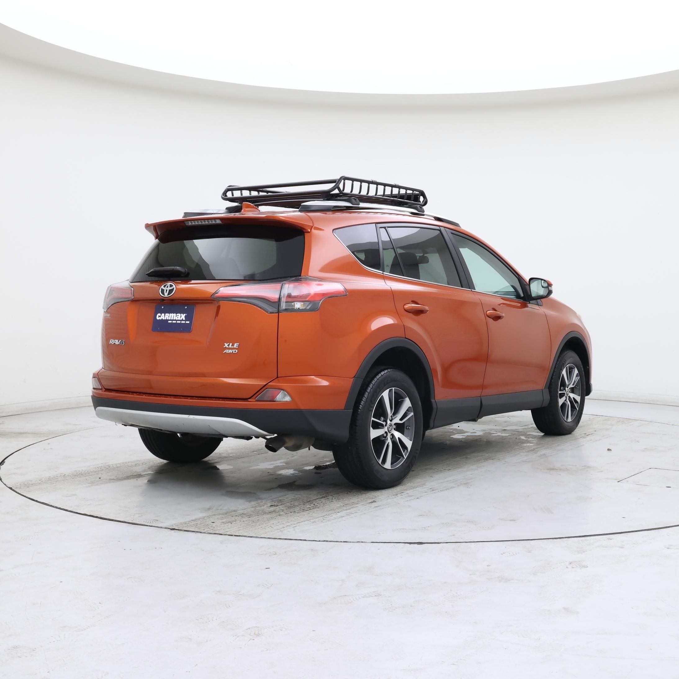 Thumbnail: 2016 Toyota RAV4 - 8