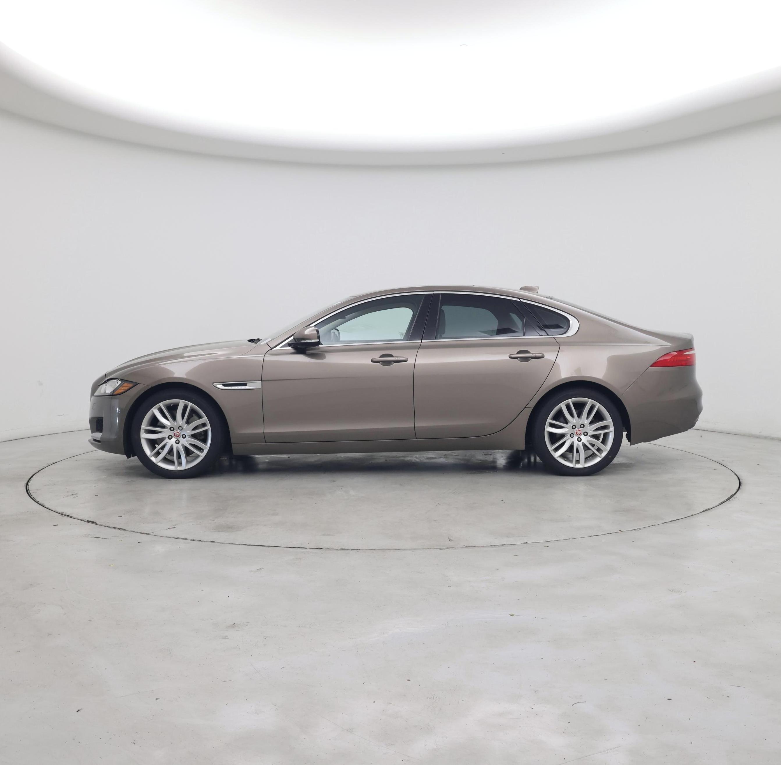 Thumbnail: 2016 Jaguar XF - 3