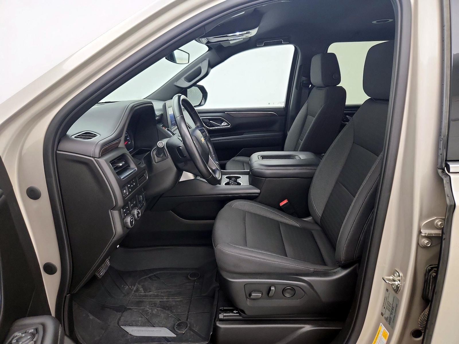 2023 Chevrolet Suburban LS - Photo 12