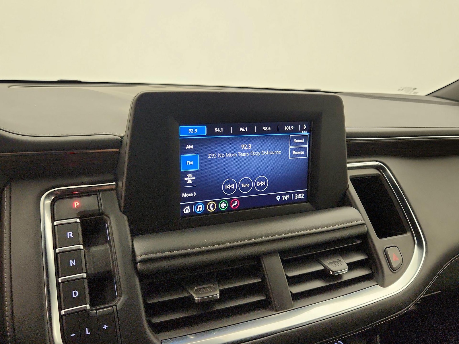2023 Chevrolet Suburban LS - Photo 16