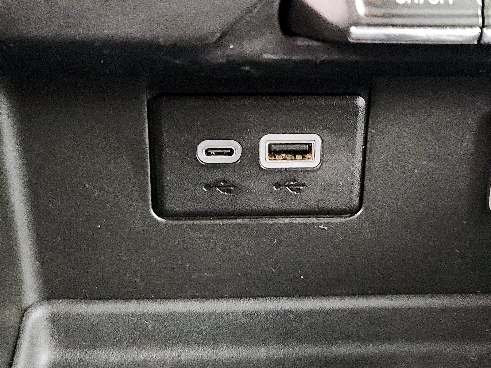 2023 Chevrolet Suburban LS - Photo 19